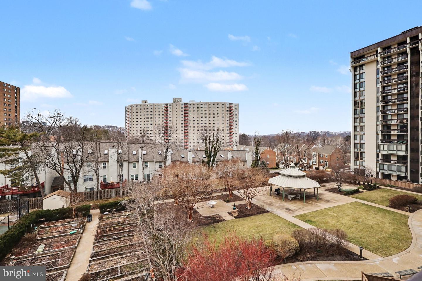 5300 HOLMES RUN PKWY #615, ALEXANDRIA, Virginia 22304, 3 Bedrooms Bedrooms, ,2 BathroomsBathrooms,Residential,For sale,5300 HOLMES RUN PKWY #615,VAAX2052166 MLS # VAAX2052166