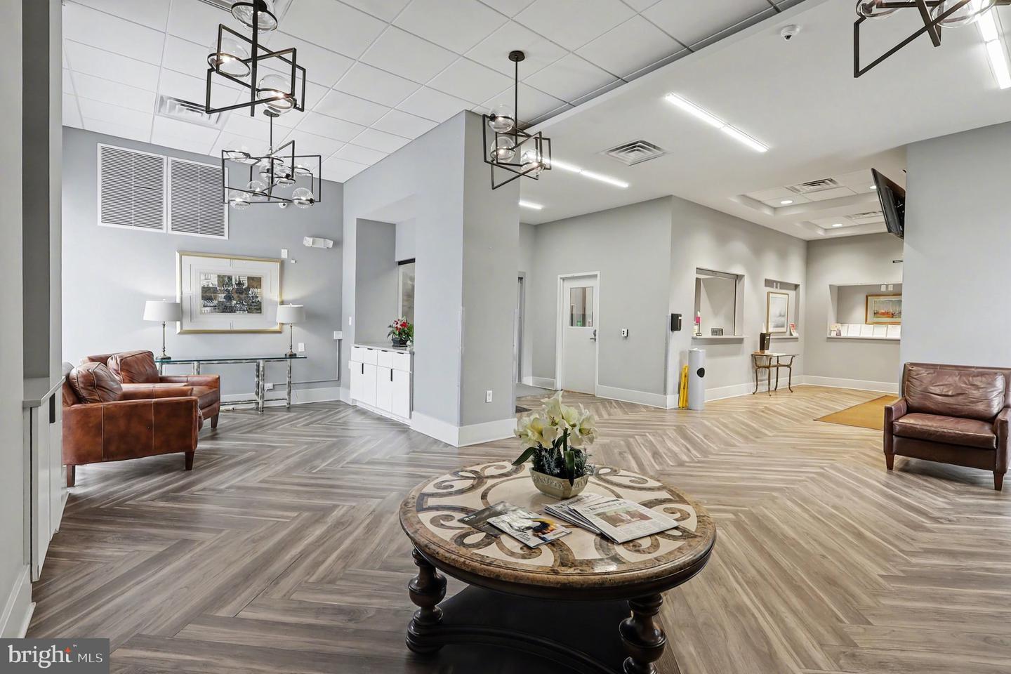 5300 HOLMES RUN PKWY #615, ALEXANDRIA, Virginia 22304, 3 Bedrooms Bedrooms, ,2 BathroomsBathrooms,Residential,For sale,5300 HOLMES RUN PKWY #615,VAAX2052166 MLS # VAAX2052166