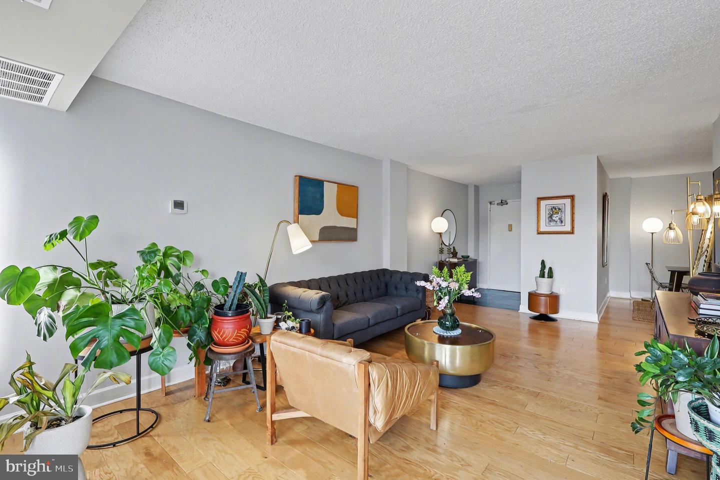 5300 HOLMES RUN PKWY #615, ALEXANDRIA, Virginia 22304, 3 Bedrooms Bedrooms, ,2 BathroomsBathrooms,Residential,For sale,5300 HOLMES RUN PKWY #615,VAAX2052166 MLS # VAAX2052166