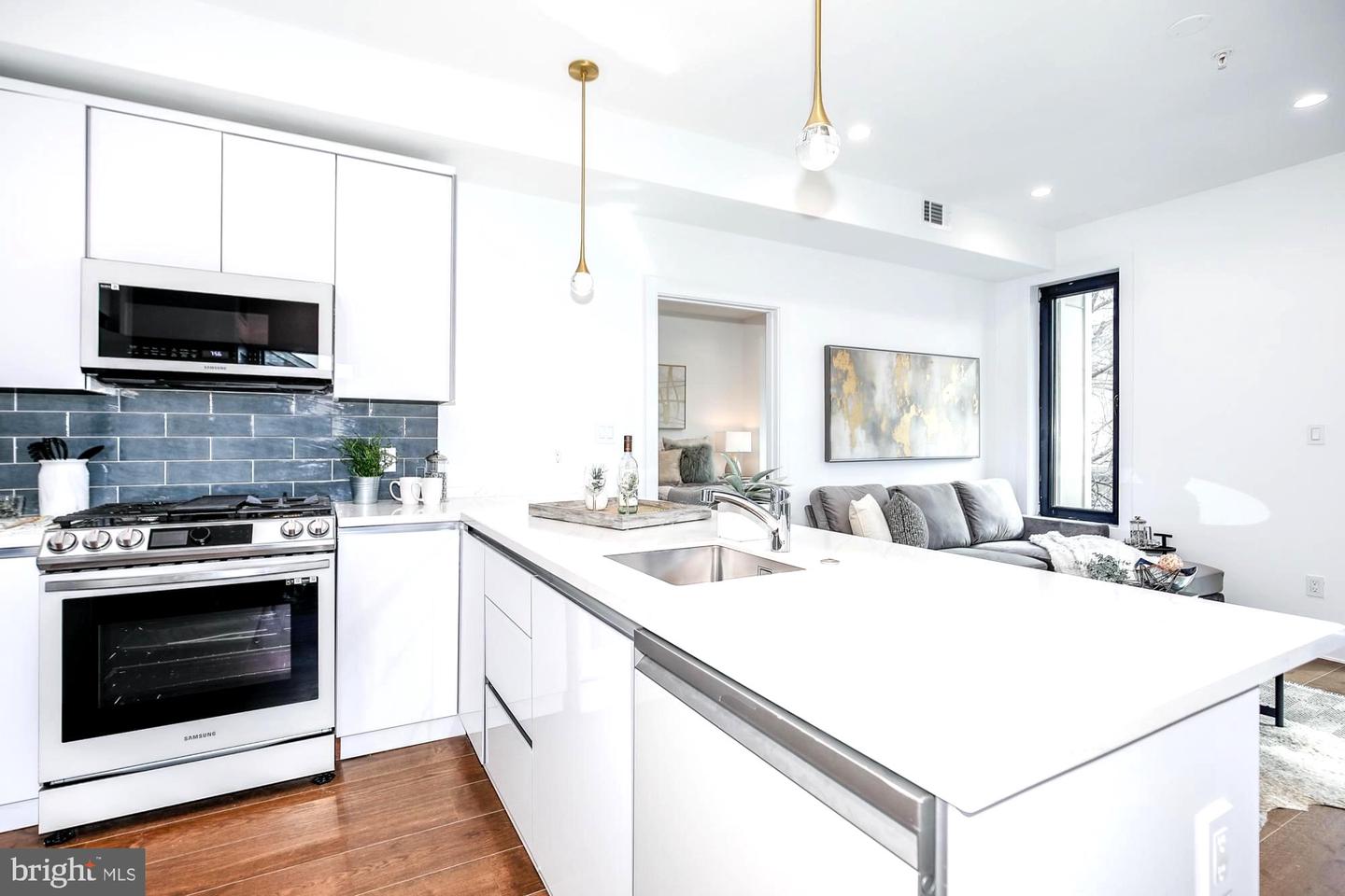 1002 RHODE ISLAND AVE NE #3, WASHINGTON, District Of Columbia 20018, 2 Bedrooms Bedrooms, ,2 BathroomsBathrooms,Residential,For sale,1002 RHODE ISLAND AVE NE #3,DCDC2233784 MLS # DCDC2233784