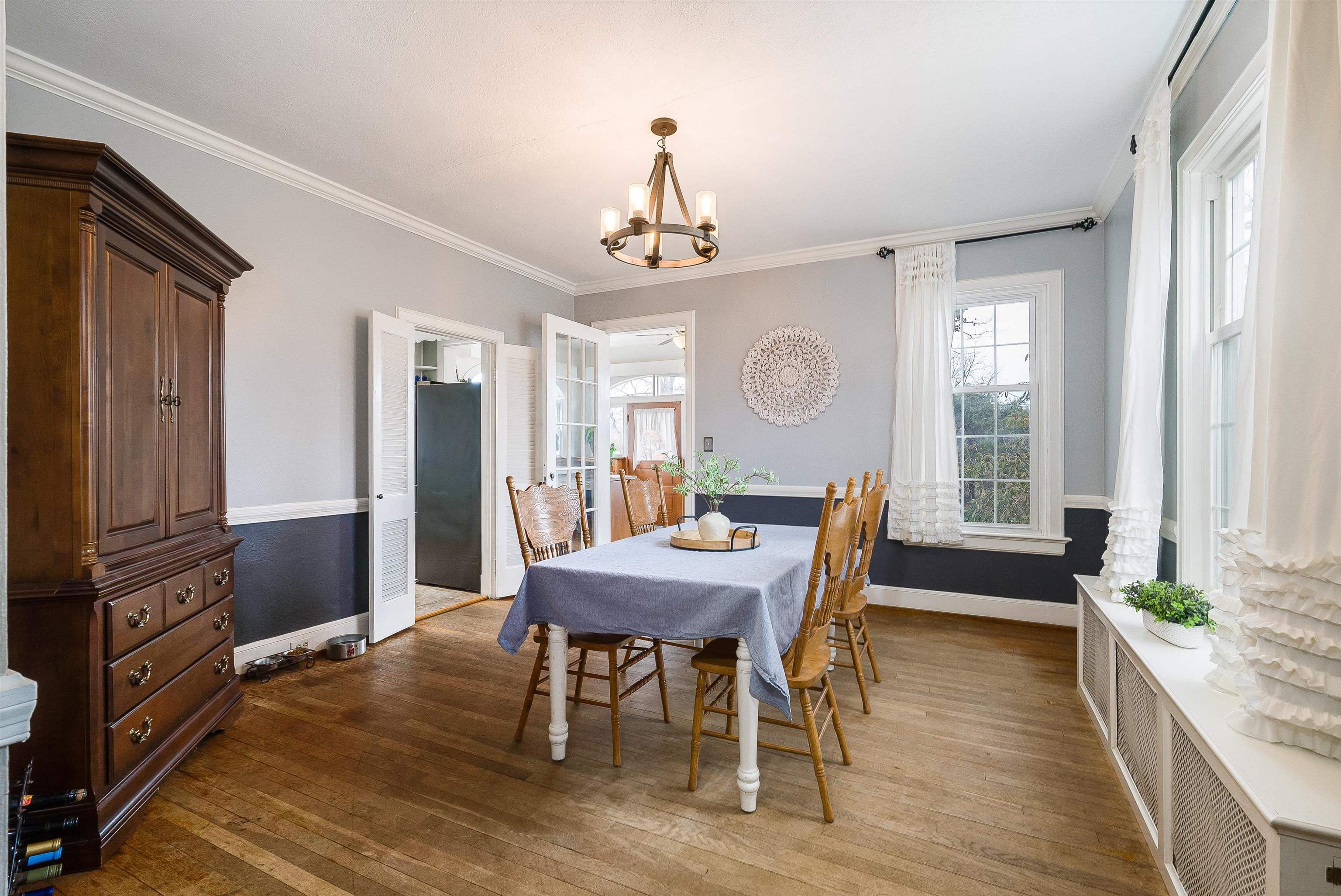 701 ROSSER AVE, WAYNESBORO, Virginia 22980, 4 Bedrooms Bedrooms, ,1 BathroomBathrooms,Residential,701 ROSSER AVE,673707 MLS # 673707 701 ROSSER AVE, WAYNESBORO, Virginia 22980, 4 Bedrooms Bedrooms, ,1 BathroomBathrooms,Residential,701 ROSSER AVE,673707 MLS # 673707