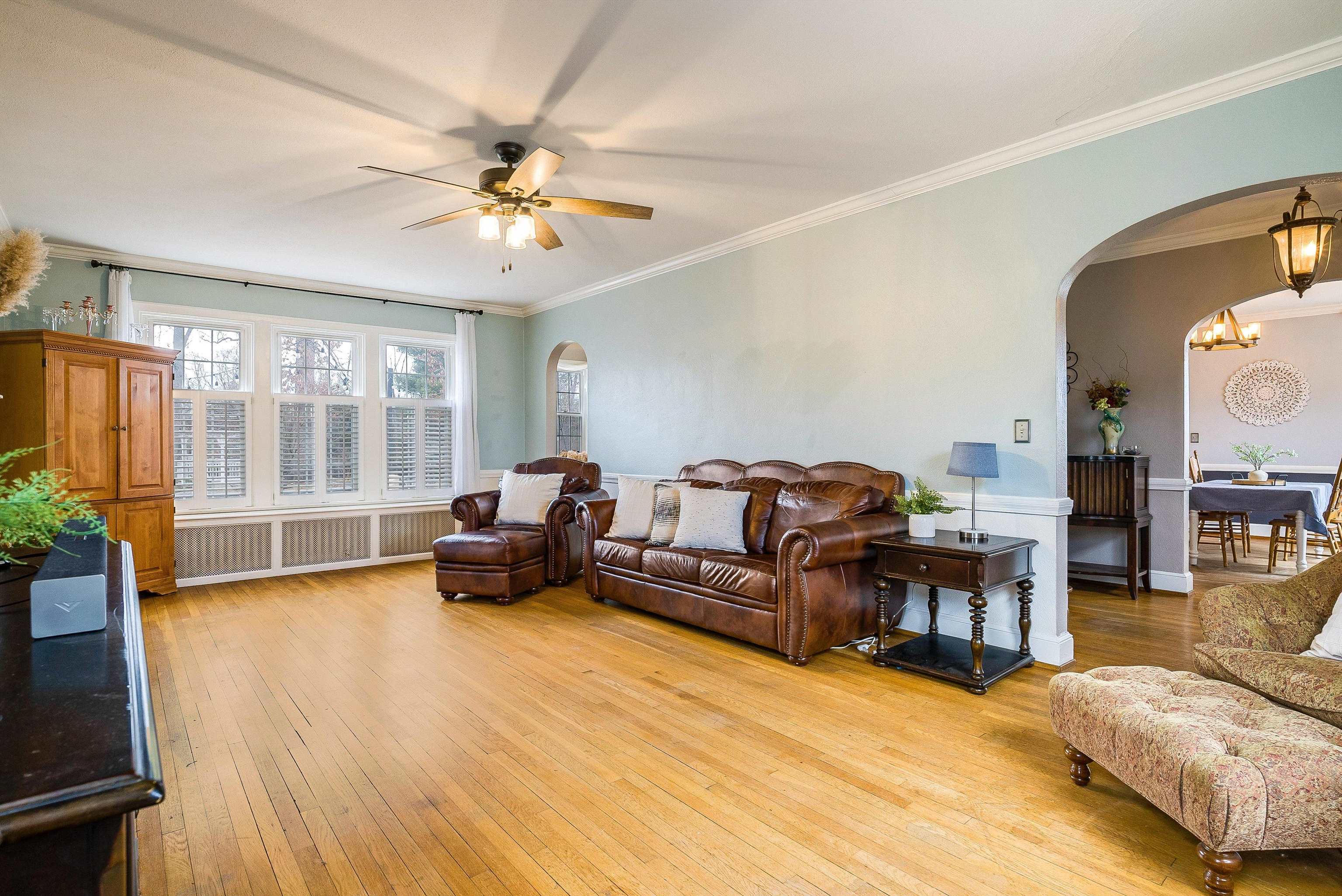 701 ROSSER AVE, WAYNESBORO, Virginia 22980, 4 Bedrooms Bedrooms, ,1 BathroomBathrooms,Residential,701 ROSSER AVE,673707 MLS # 673707 701 ROSSER AVE, WAYNESBORO, Virginia 22980, 4 Bedrooms Bedrooms, ,1 BathroomBathrooms,Residential,701 ROSSER AVE,673707 MLS # 673707