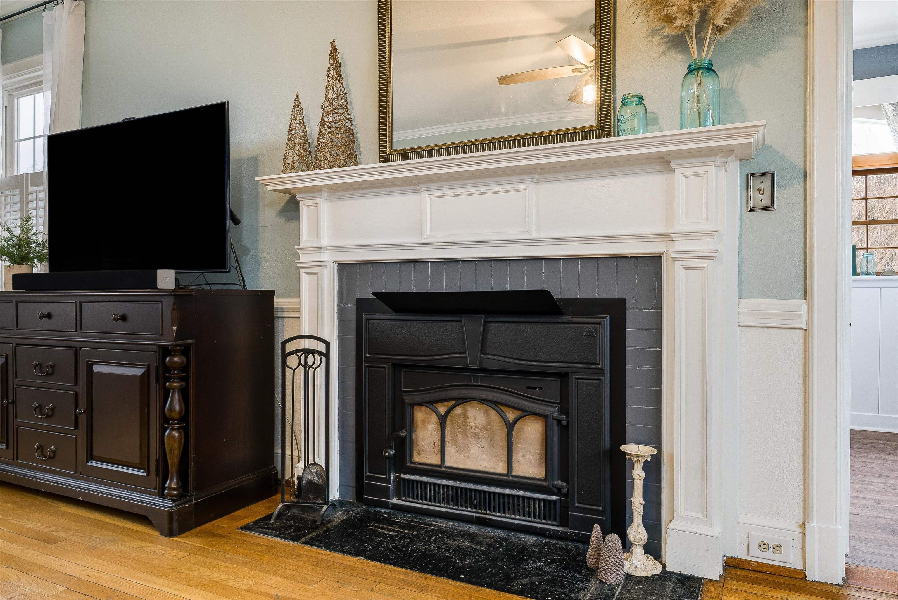 701 ROSSER AVE, WAYNESBORO, Virginia 22980, 4 Bedrooms Bedrooms, ,1 BathroomBathrooms,Residential,701 ROSSER AVE,673707 MLS # 673707 701 ROSSER AVE, WAYNESBORO, Virginia 22980, 4 Bedrooms Bedrooms, ,1 BathroomBathrooms,Residential,701 ROSSER AVE,673707 MLS # 673707