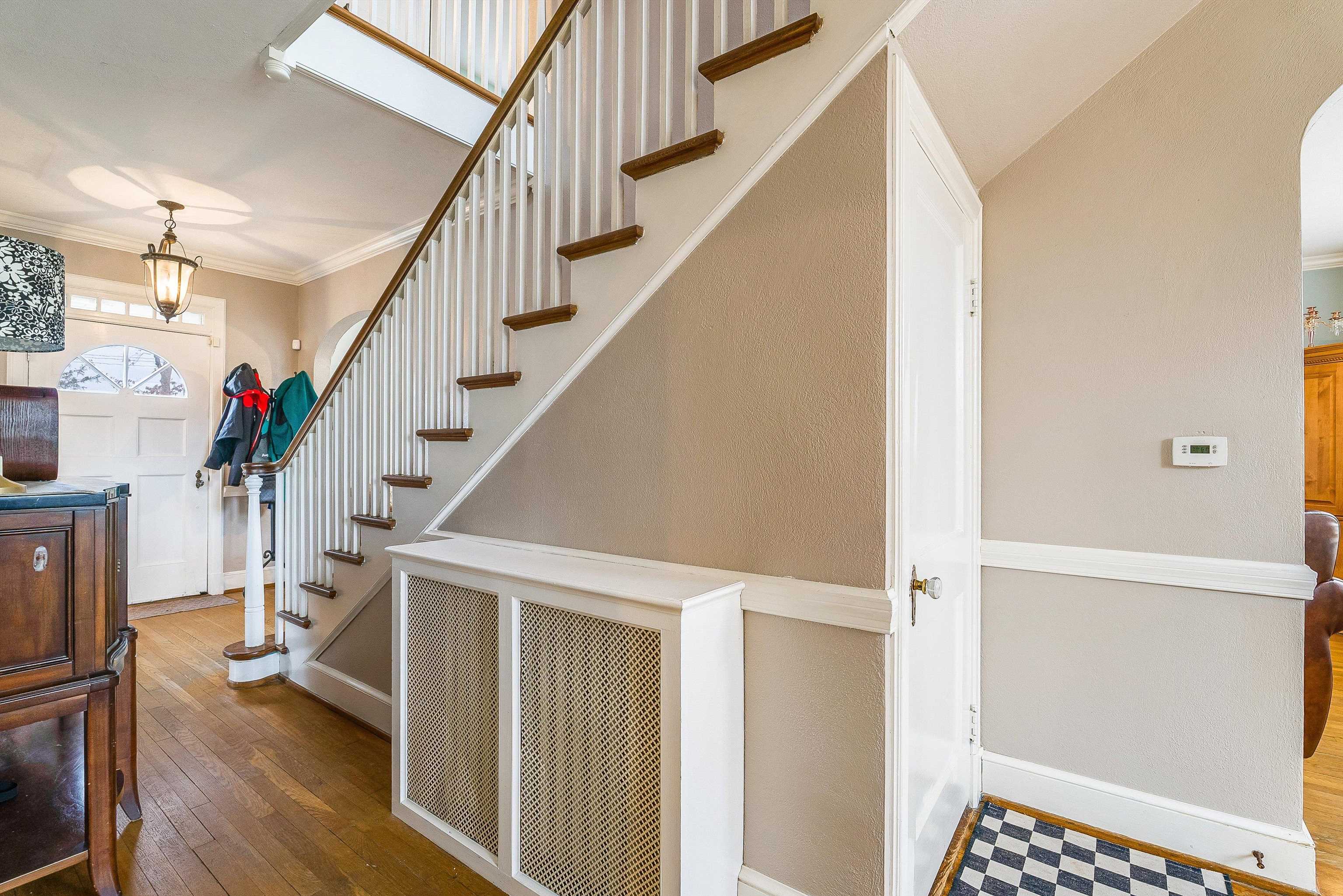 701 ROSSER AVE, WAYNESBORO, Virginia 22980, 4 Bedrooms Bedrooms, ,1 BathroomBathrooms,Residential,701 ROSSER AVE,673707 MLS # 673707 701 ROSSER AVE, WAYNESBORO, Virginia 22980, 4 Bedrooms Bedrooms, ,1 BathroomBathrooms,Residential,701 ROSSER AVE,673707 MLS # 673707