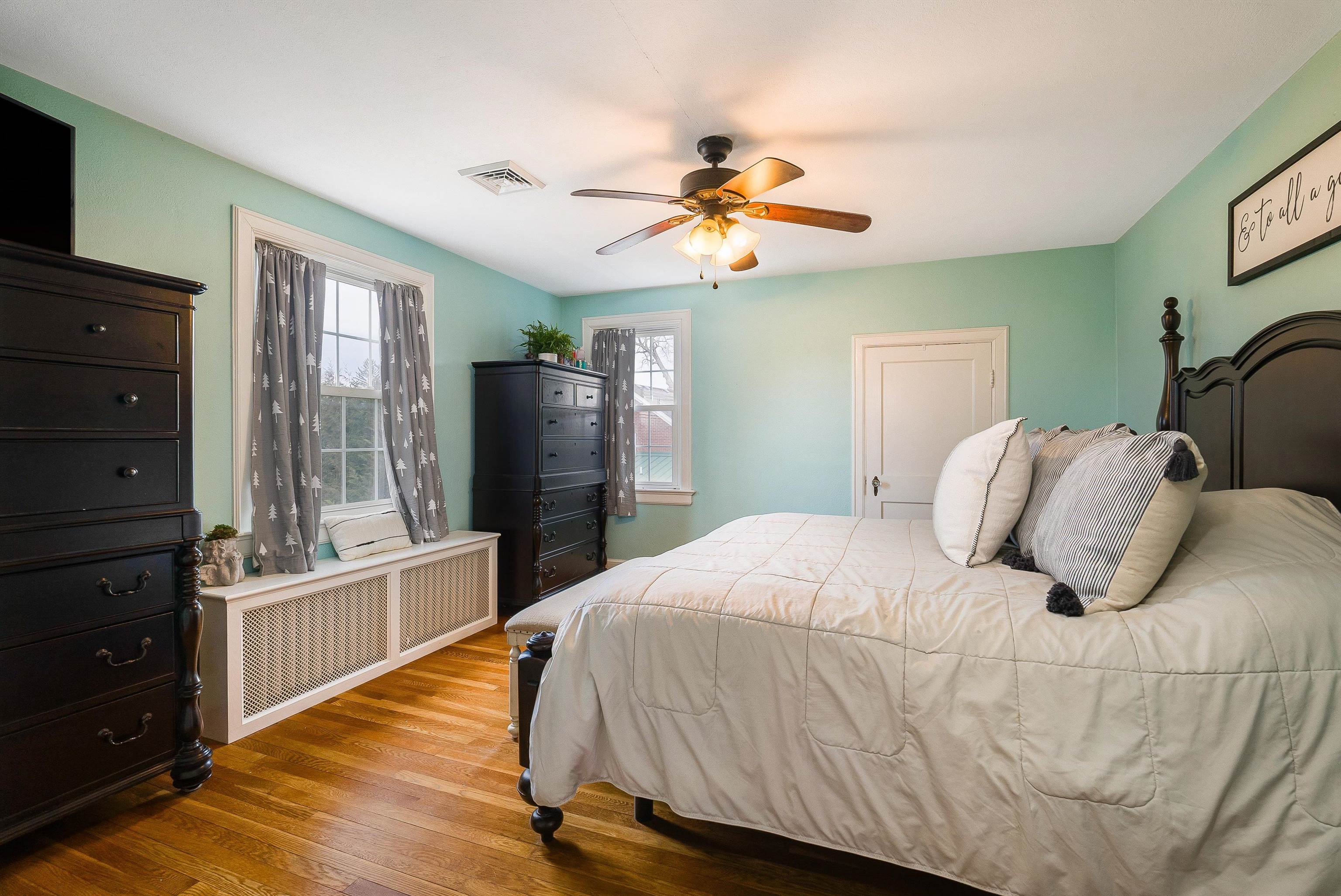 701 ROSSER AVE, WAYNESBORO, Virginia 22980, 4 Bedrooms Bedrooms, ,1 BathroomBathrooms,Residential,701 ROSSER AVE,673707 MLS # 673707 701 ROSSER AVE, WAYNESBORO, Virginia 22980, 4 Bedrooms Bedrooms, ,1 BathroomBathrooms,Residential,701 ROSSER AVE,673707 MLS # 673707