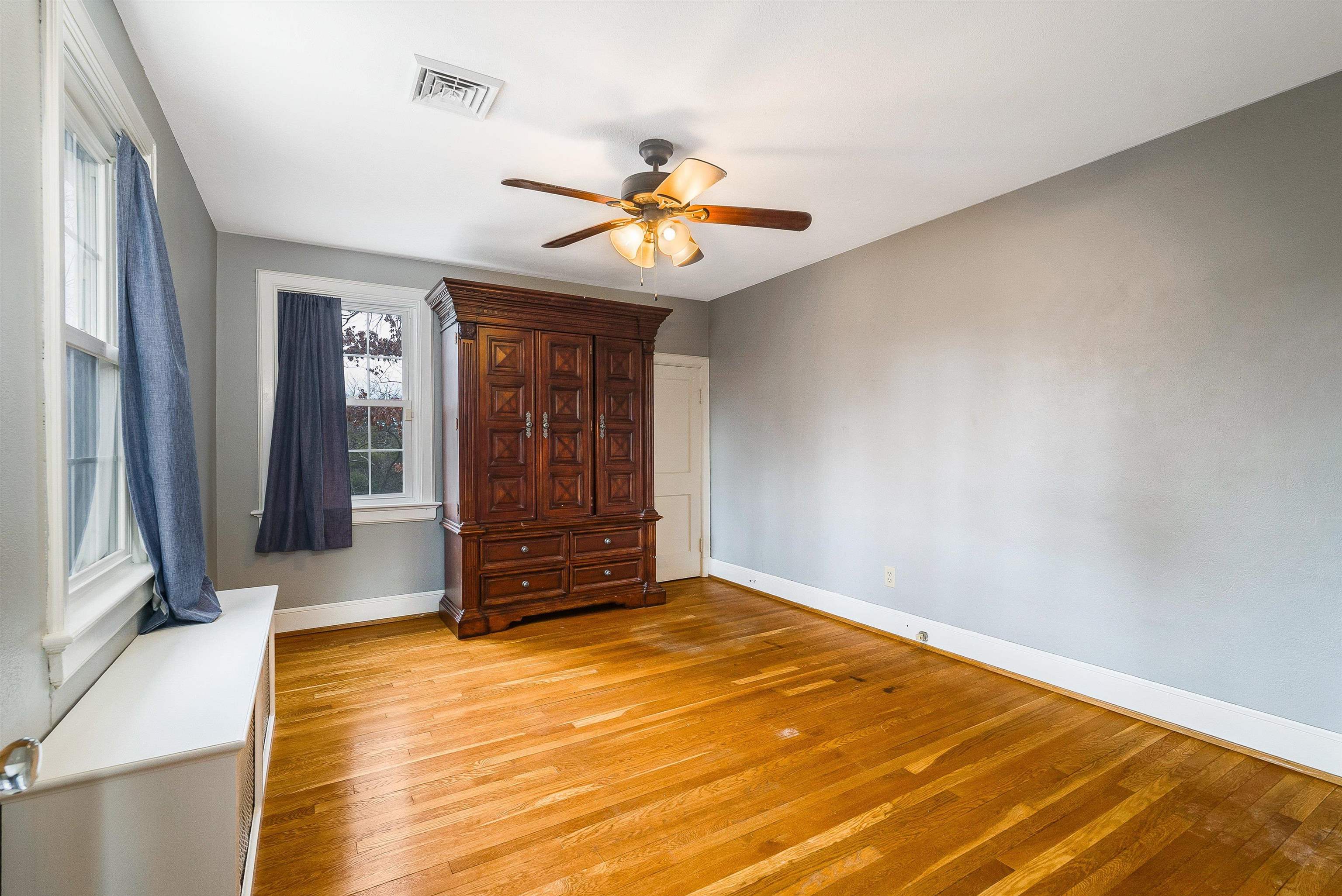 701 ROSSER AVE, WAYNESBORO, Virginia 22980, 4 Bedrooms Bedrooms, ,1 BathroomBathrooms,Residential,701 ROSSER AVE,673707 MLS # 673707 701 ROSSER AVE, WAYNESBORO, Virginia 22980, 4 Bedrooms Bedrooms, ,1 BathroomBathrooms,Residential,701 ROSSER AVE,673707 MLS # 673707