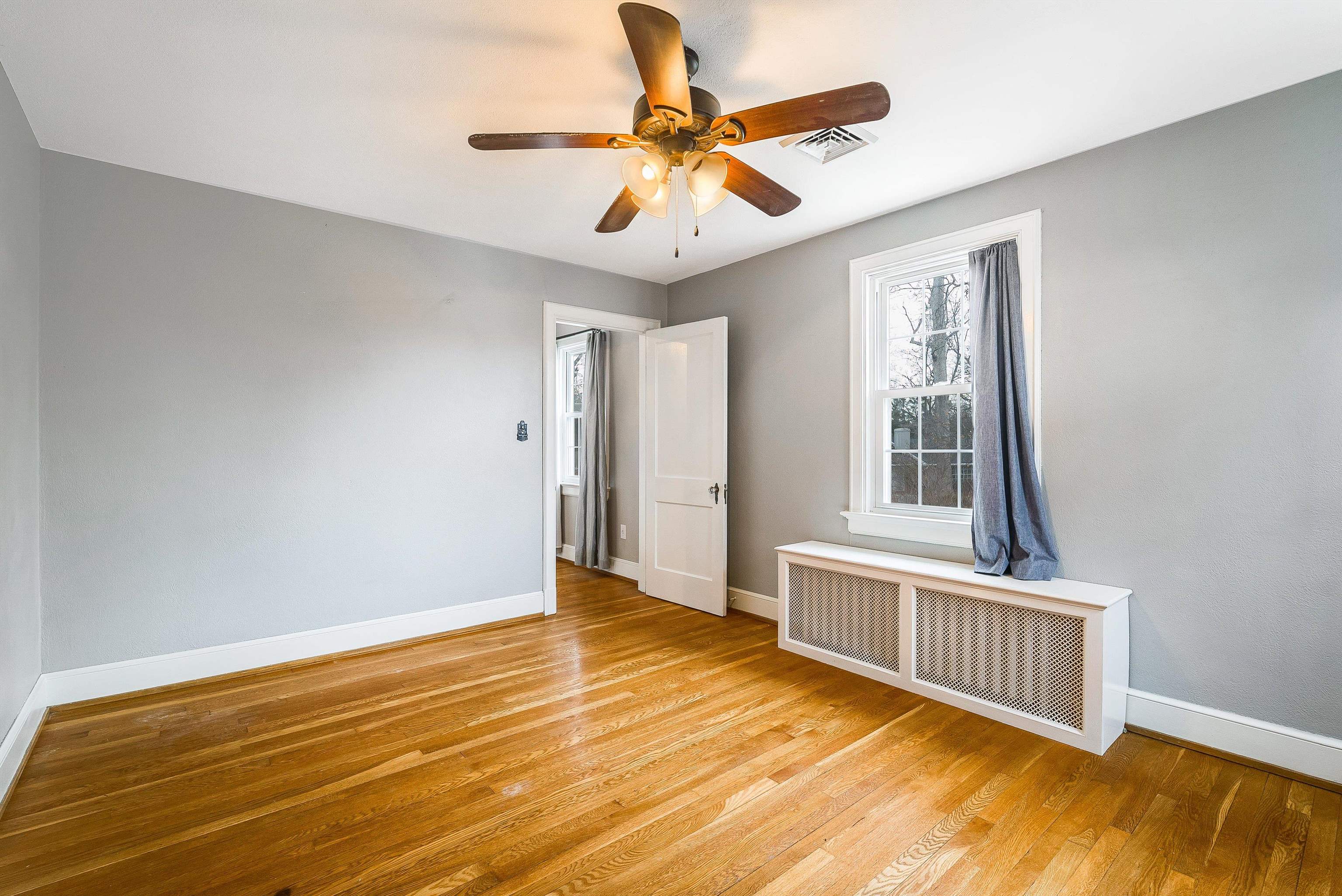 701 ROSSER AVE, WAYNESBORO, Virginia 22980, 4 Bedrooms Bedrooms, ,1 BathroomBathrooms,Residential,701 ROSSER AVE,673707 MLS # 673707 701 ROSSER AVE, WAYNESBORO, Virginia 22980, 4 Bedrooms Bedrooms, ,1 BathroomBathrooms,Residential,701 ROSSER AVE,673707 MLS # 673707