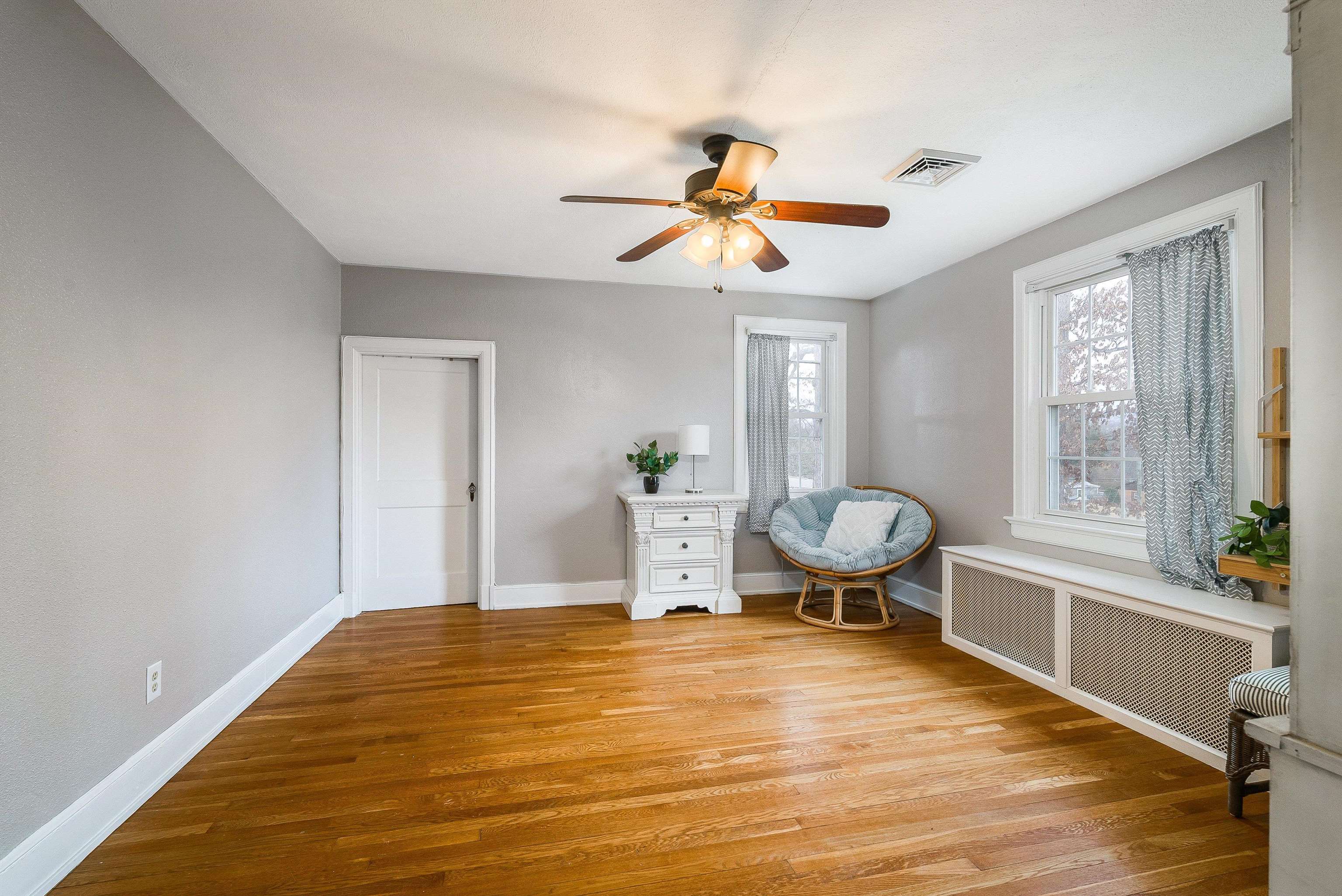 701 ROSSER AVE, WAYNESBORO, Virginia 22980, 4 Bedrooms Bedrooms, ,1 BathroomBathrooms,Residential,701 ROSSER AVE,673707 MLS # 673707 701 ROSSER AVE, WAYNESBORO, Virginia 22980, 4 Bedrooms Bedrooms, ,1 BathroomBathrooms,Residential,701 ROSSER AVE,673707 MLS # 673707