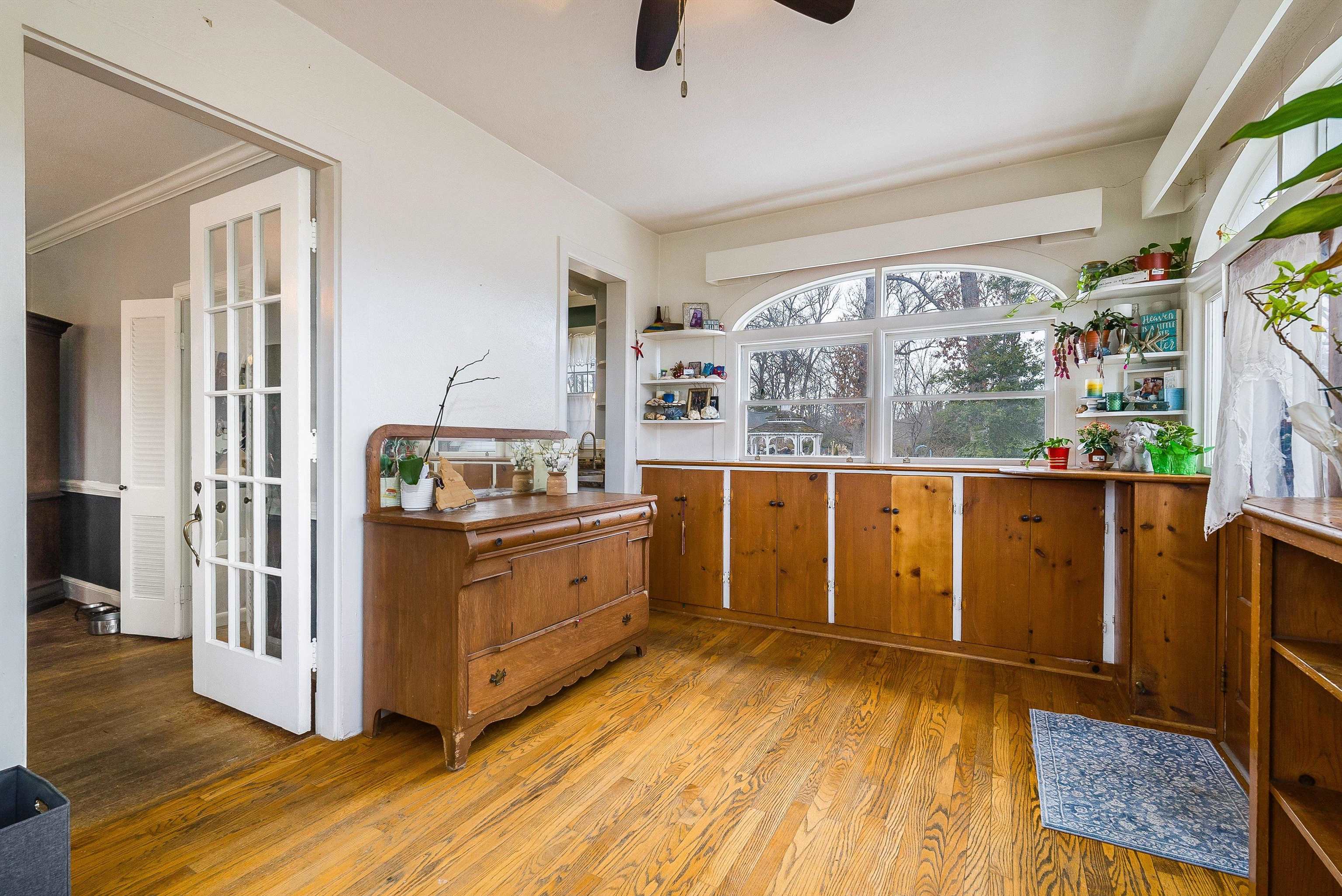 701 ROSSER AVE, WAYNESBORO, Virginia 22980, 4 Bedrooms Bedrooms, ,1 BathroomBathrooms,Residential,701 ROSSER AVE,673707 MLS # 673707 701 ROSSER AVE, WAYNESBORO, Virginia 22980, 4 Bedrooms Bedrooms, ,1 BathroomBathrooms,Residential,701 ROSSER AVE,673707 MLS # 673707