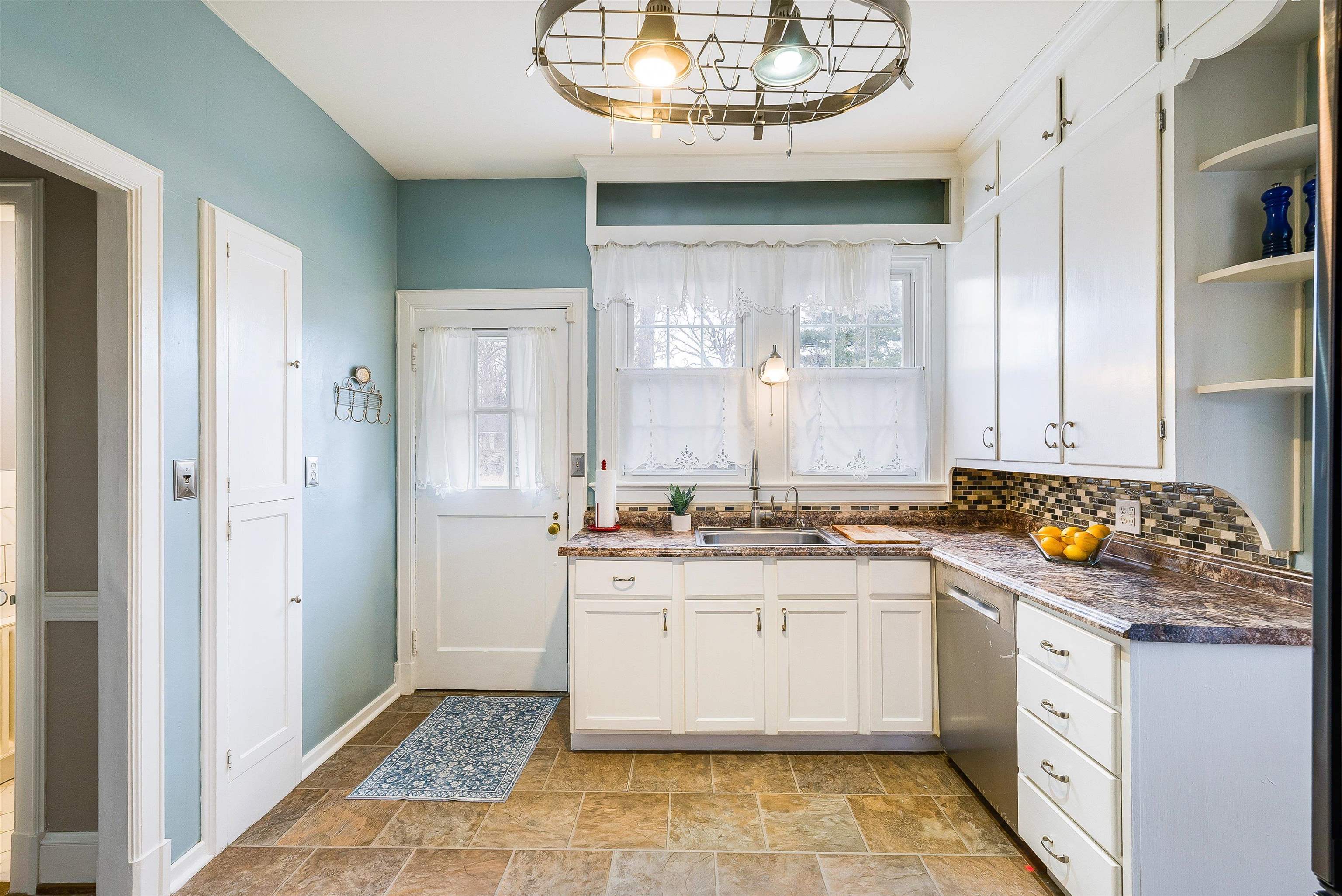 701 ROSSER AVE, WAYNESBORO, Virginia 22980, 4 Bedrooms Bedrooms, ,1 BathroomBathrooms,Residential,701 ROSSER AVE,673707 MLS # 673707 701 ROSSER AVE, WAYNESBORO, Virginia 22980, 4 Bedrooms Bedrooms, ,1 BathroomBathrooms,Residential,701 ROSSER AVE,673707 MLS # 673707