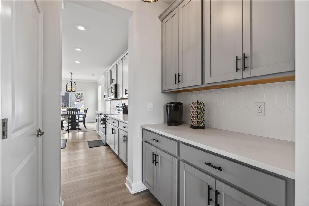 20 AVONWOODS CT, STAUNTON, Virginia 24401, 4 Bedrooms Bedrooms, ,3 BathroomsBathrooms,Residential,20 AVONWOODS CT,673712 MLS # 673712