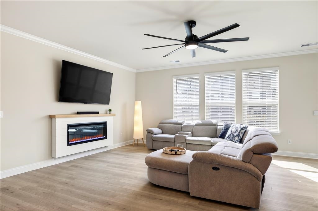 20 AVONWOODS CT, STAUNTON, Virginia 24401, 4 Bedrooms Bedrooms, ,3 BathroomsBathrooms,Residential,20 AVONWOODS CT,673712 MLS # 673712