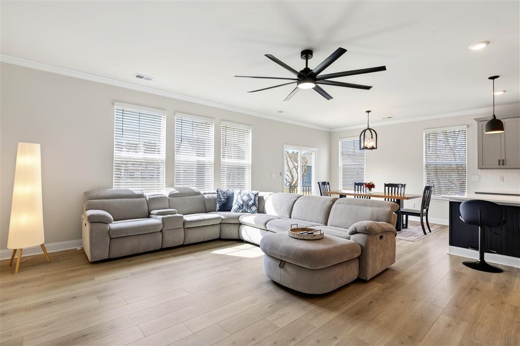 20 AVONWOODS CT, STAUNTON, Virginia 24401, 4 Bedrooms Bedrooms, ,3 BathroomsBathrooms,Residential,20 AVONWOODS CT,673712 MLS # 673712