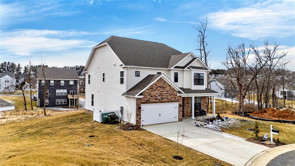 20 AVONWOODS CT, STAUNTON, Virginia 24401, 4 Bedrooms Bedrooms, ,3 BathroomsBathrooms,Residential,20 AVONWOODS CT,673712 MLS # 673712