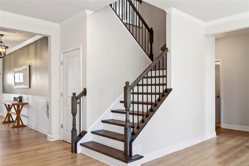 20 AVONWOODS CT, STAUNTON, Virginia 24401, 4 Bedrooms Bedrooms, ,3 BathroomsBathrooms,Residential,20 AVONWOODS CT,673712 MLS # 673712