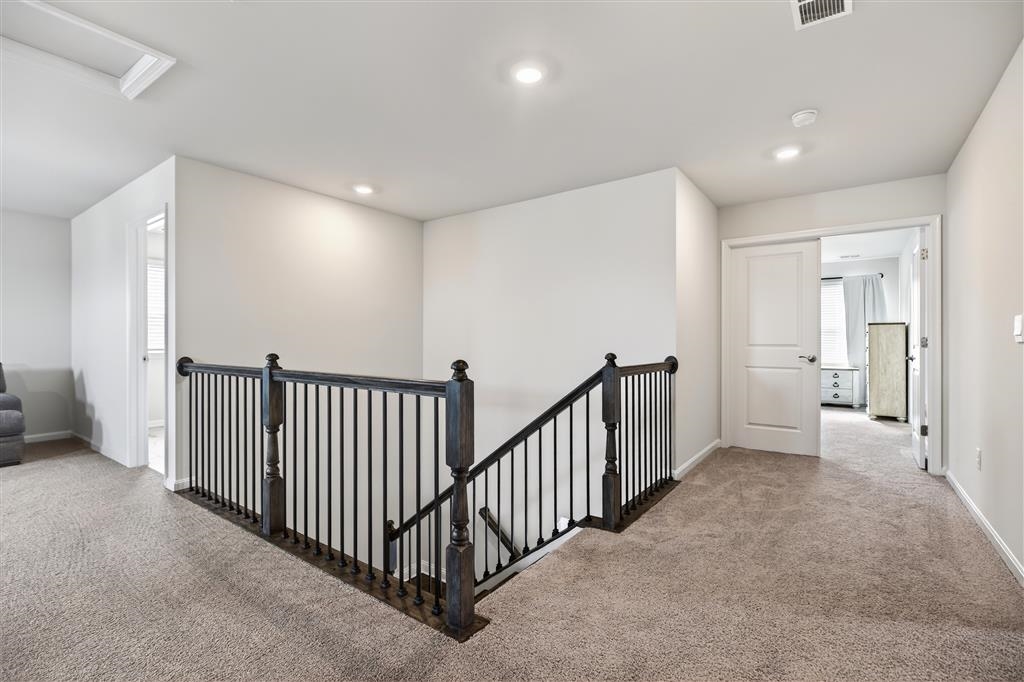 20 AVONWOODS CT, STAUNTON, Virginia 24401, 4 Bedrooms Bedrooms, ,3 BathroomsBathrooms,Residential,20 AVONWOODS CT,673712 MLS # 673712