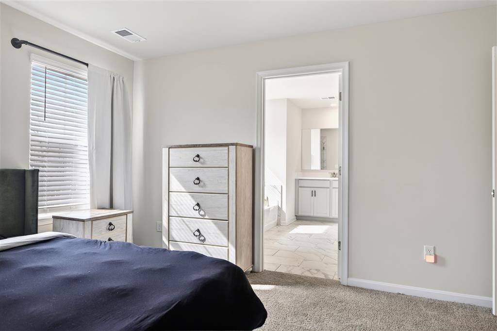 20 AVONWOODS CT, STAUNTON, Virginia 24401, 4 Bedrooms Bedrooms, ,3 BathroomsBathrooms,Residential,20 AVONWOODS CT,673712 MLS # 673712