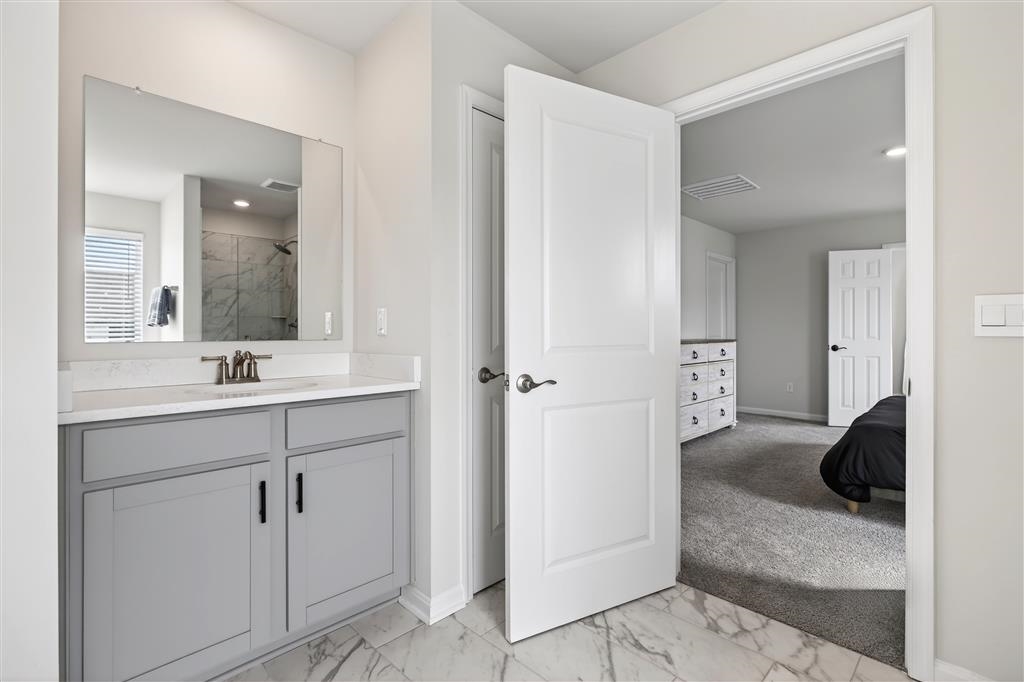 20 AVONWOODS CT, STAUNTON, Virginia 24401, 4 Bedrooms Bedrooms, ,3 BathroomsBathrooms,Residential,20 AVONWOODS CT,673712 MLS # 673712