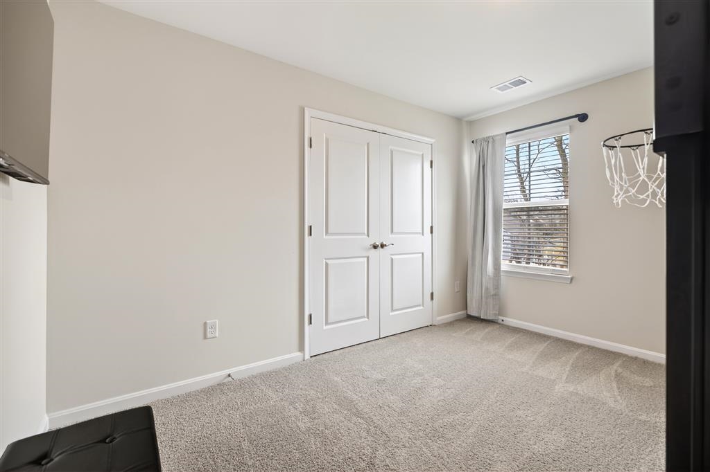 20 AVONWOODS CT, STAUNTON, Virginia 24401, 4 Bedrooms Bedrooms, ,3 BathroomsBathrooms,Residential,20 AVONWOODS CT,673712 MLS # 673712