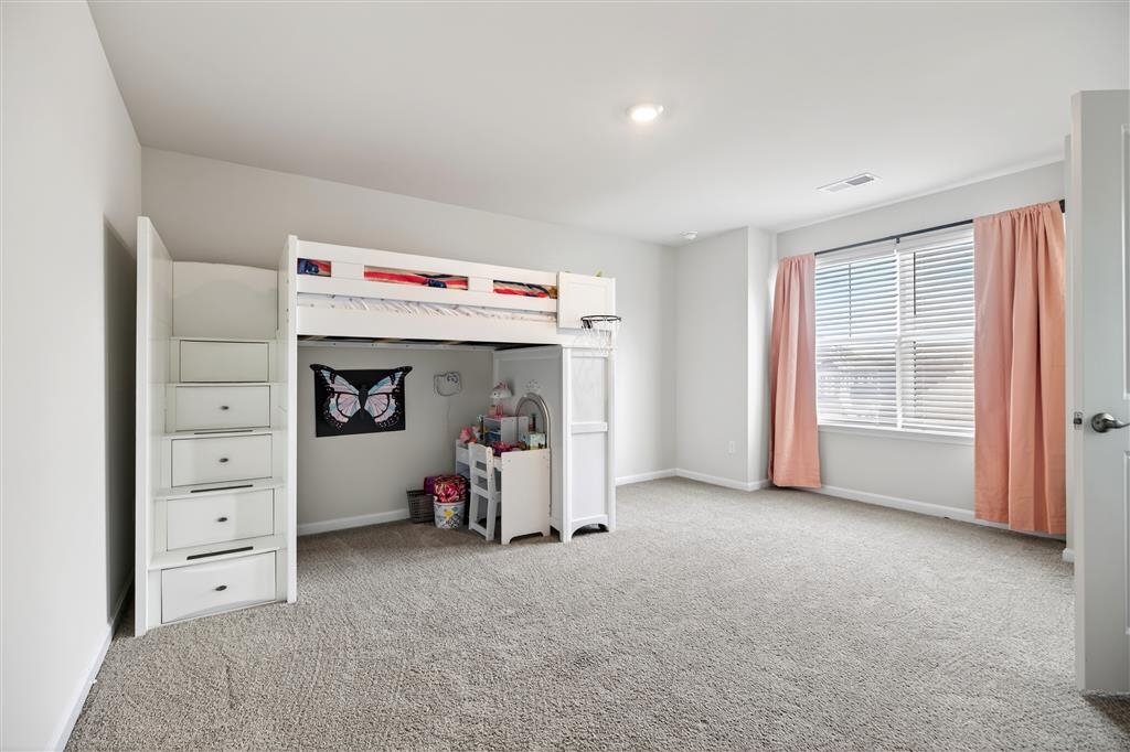 20 AVONWOODS CT, STAUNTON, Virginia 24401, 4 Bedrooms Bedrooms, ,3 BathroomsBathrooms,Residential,20 AVONWOODS CT,673712 MLS # 673712