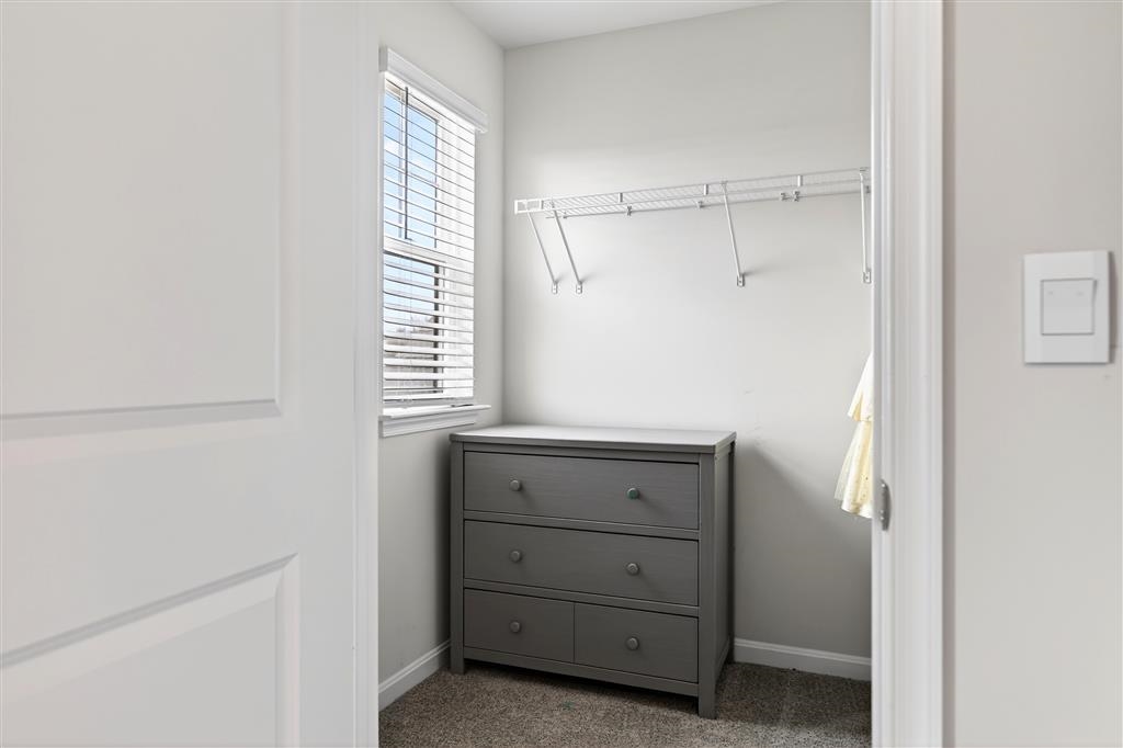 20 AVONWOODS CT, STAUNTON, Virginia 24401, 4 Bedrooms Bedrooms, ,3 BathroomsBathrooms,Residential,20 AVONWOODS CT,673712 MLS # 673712