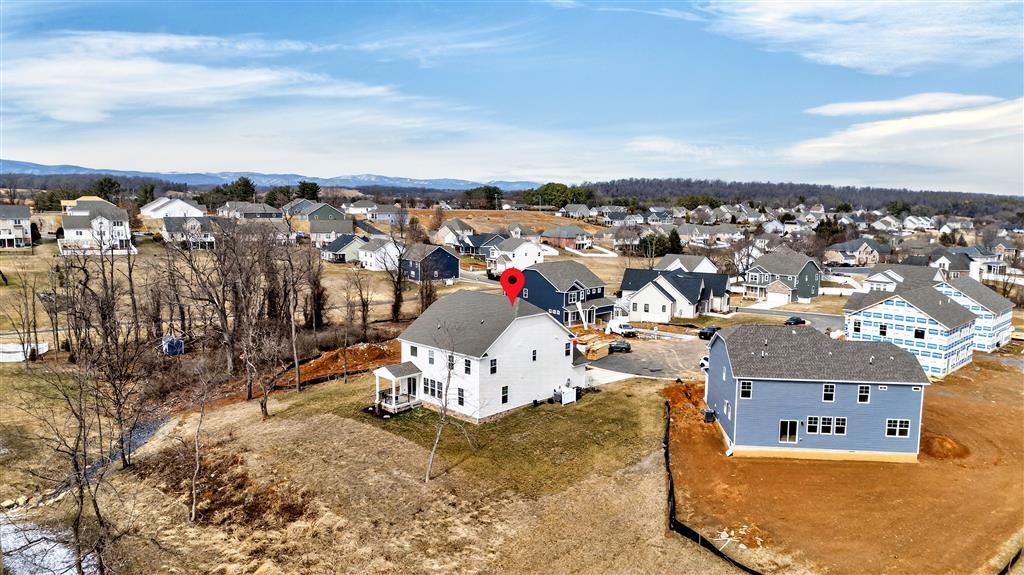 20 AVONWOODS CT, STAUNTON, Virginia 24401, 4 Bedrooms Bedrooms, ,3 BathroomsBathrooms,Residential,20 AVONWOODS CT,673712 MLS # 673712