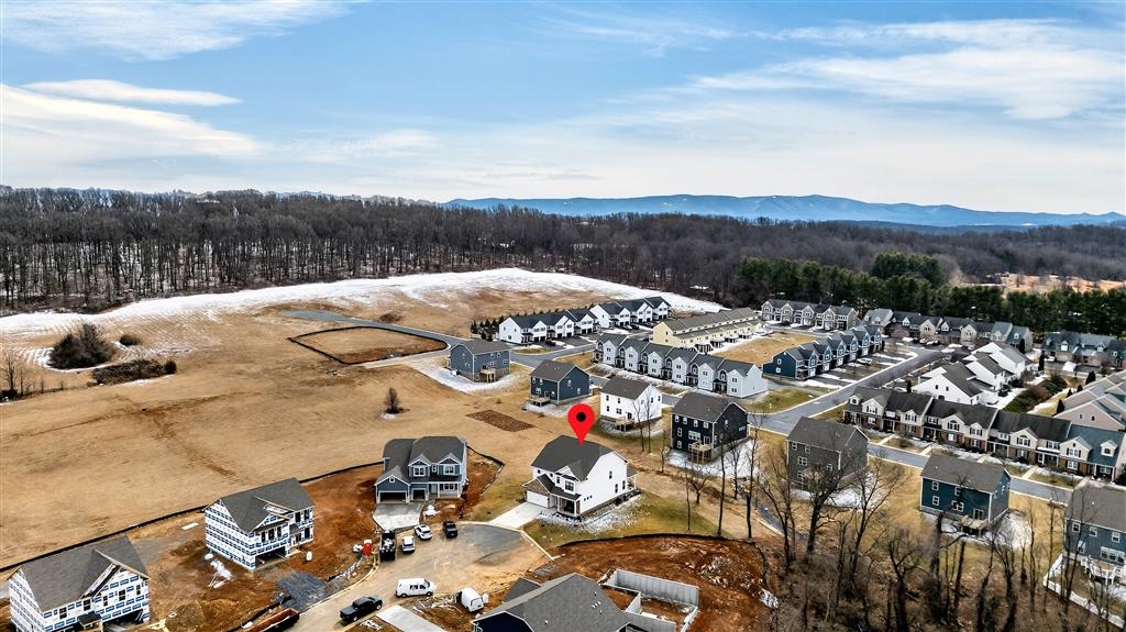 20 AVONWOODS CT, STAUNTON, Virginia 24401, 4 Bedrooms Bedrooms, ,3 BathroomsBathrooms,Residential,20 AVONWOODS CT,673712 MLS # 673712