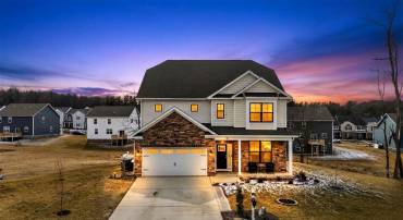 20 AVONWOODS CT, STAUNTON, Virginia 24401, 4 Bedrooms Bedrooms, ,3 BathroomsBathrooms,Residential,20 AVONWOODS CT,673712 MLS # 673712