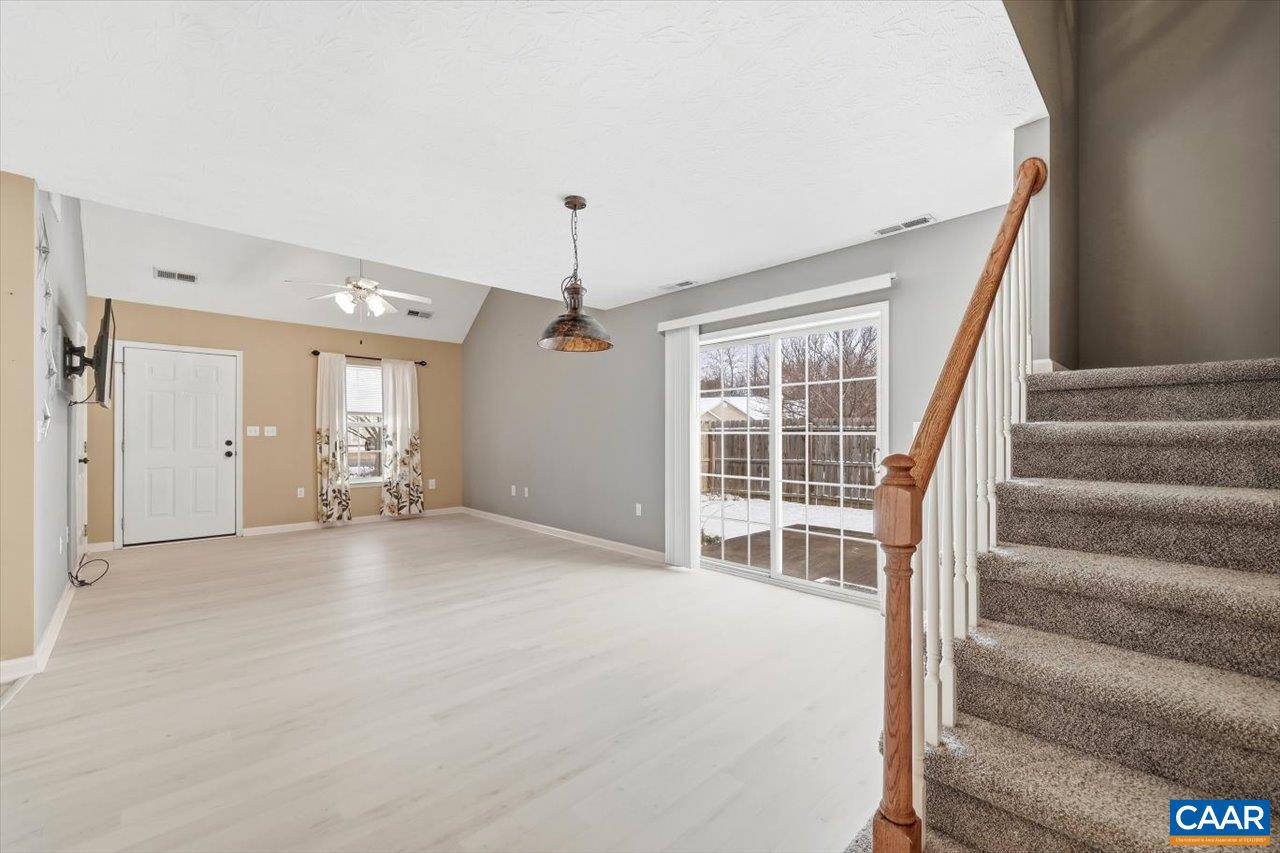 212 INGLECRESS RD, WAYNESBORO, Virginia 22980, 3 Bedrooms Bedrooms, ,2 BathroomsBathrooms,Residential,212 INGLECRESS RD,673714 MLS # 673714