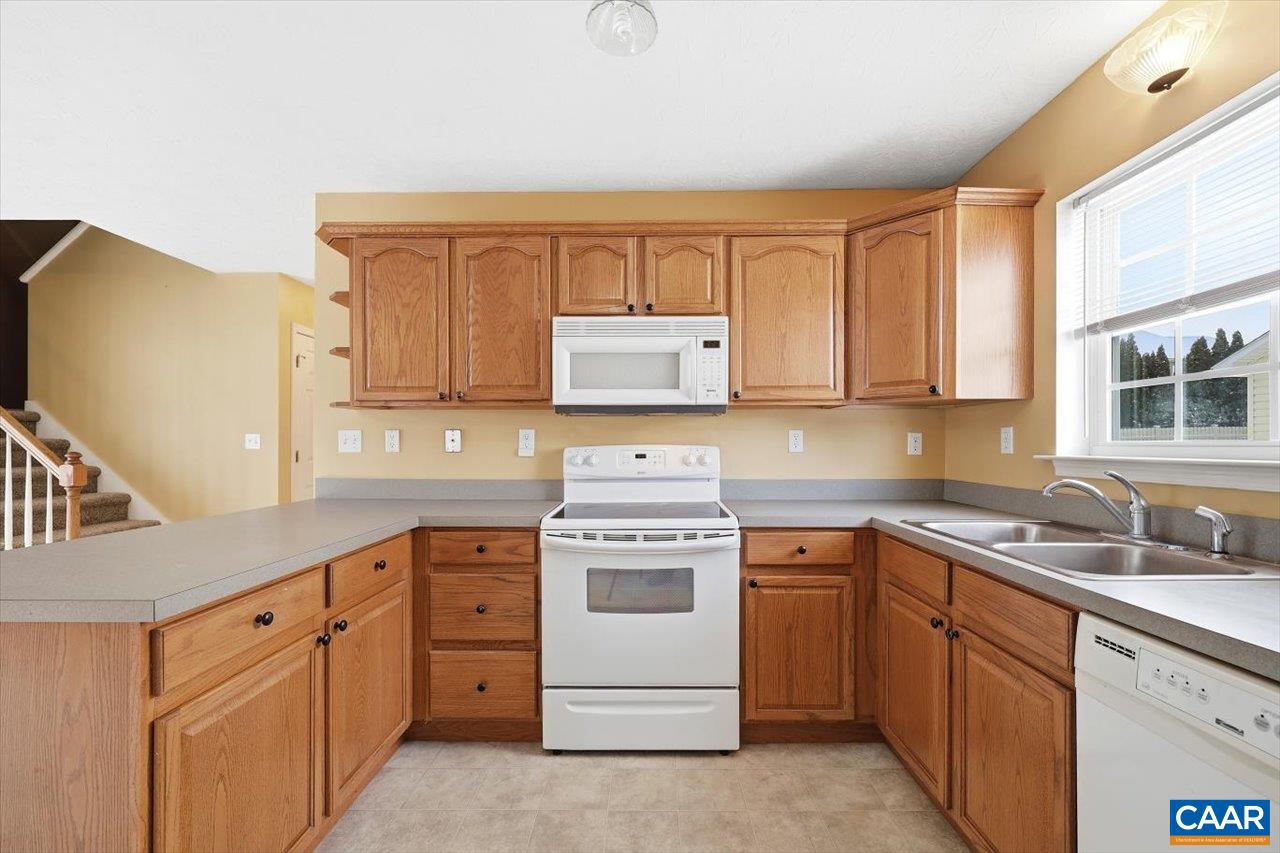 212 INGLECRESS RD, WAYNESBORO, Virginia 22980, 3 Bedrooms Bedrooms, ,2 BathroomsBathrooms,Residential,212 INGLECRESS RD,673714 MLS # 673714