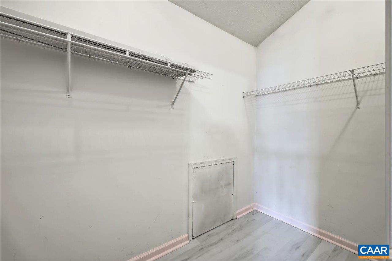 212 INGLECRESS RD, WAYNESBORO, Virginia 22980, 3 Bedrooms Bedrooms, ,2 BathroomsBathrooms,Residential,212 INGLECRESS RD,673714 MLS # 673714