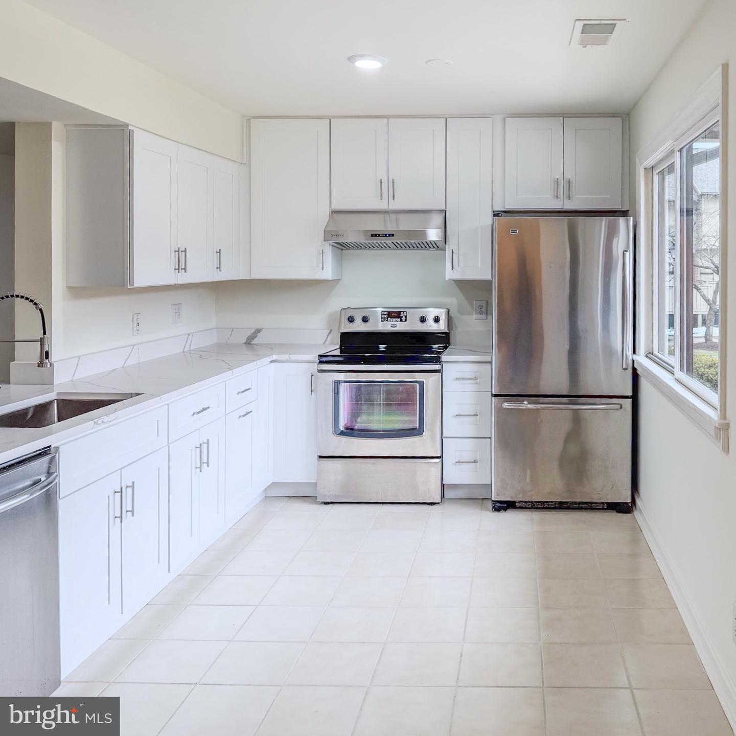 2437 GLENGYLE DR #222, VIENNA, Virginia 22181, 3 Bedrooms Bedrooms, ,2 BathroomsBathrooms,Residential,For sale,2437 GLENGYLE DR #222,VAFX2282754 MLS # VAFX2282754