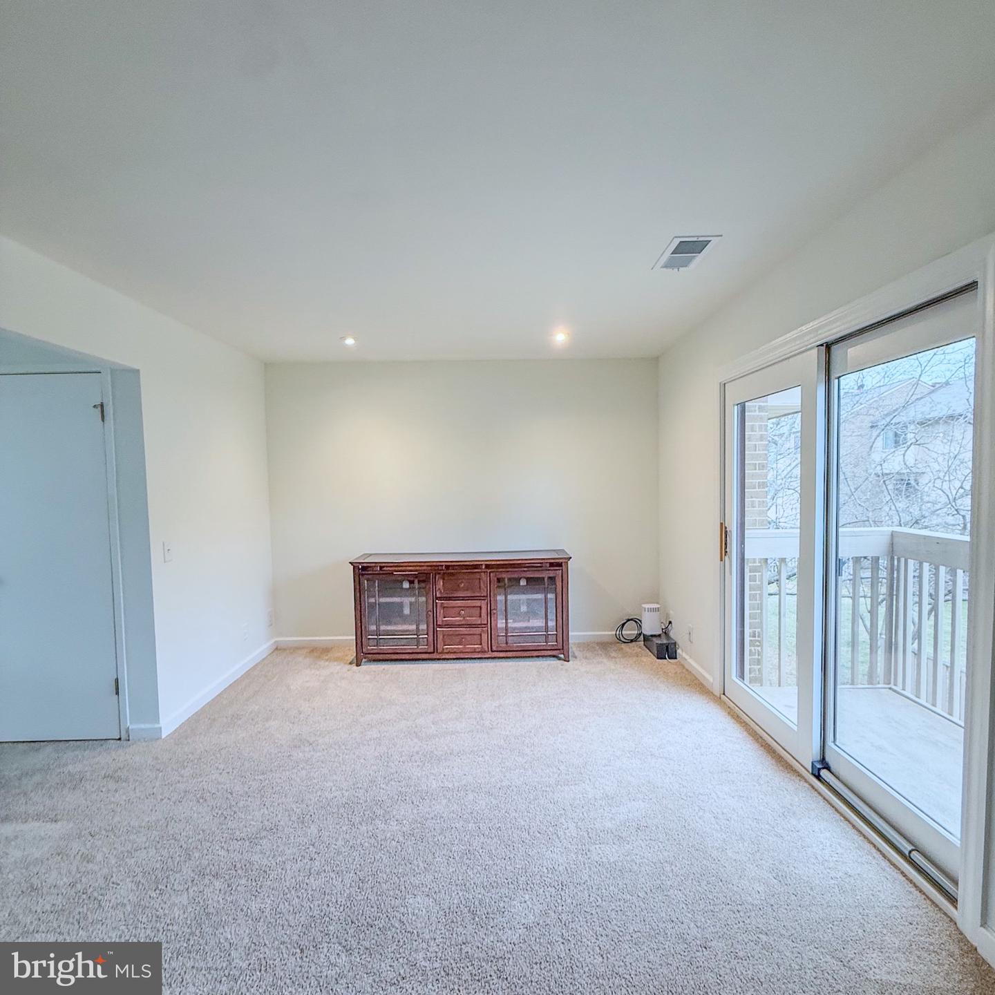 2437 GLENGYLE DR #222, VIENNA, Virginia 22181, 3 Bedrooms Bedrooms, ,2 BathroomsBathrooms,Residential,For sale,2437 GLENGYLE DR #222,VAFX2282754 MLS # VAFX2282754