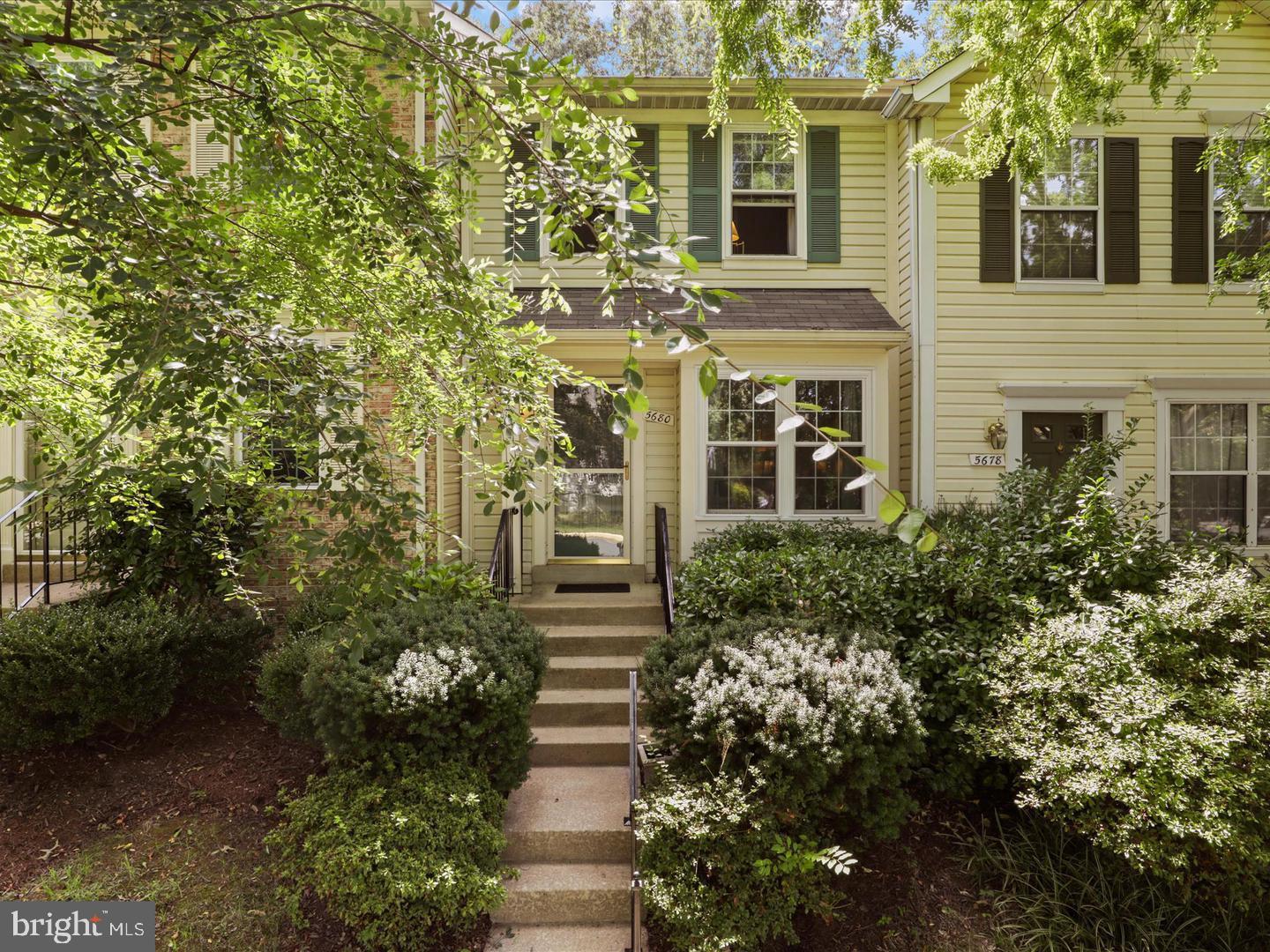 5680 WHITE DOVE LN, CLIFTON, Virginia 20124, 2 Bedrooms Bedrooms, ,3 BathroomsBathrooms,Residential,For sale,5680 WHITE DOVE LN,VAFX2283768 MLS # VAFX2283768