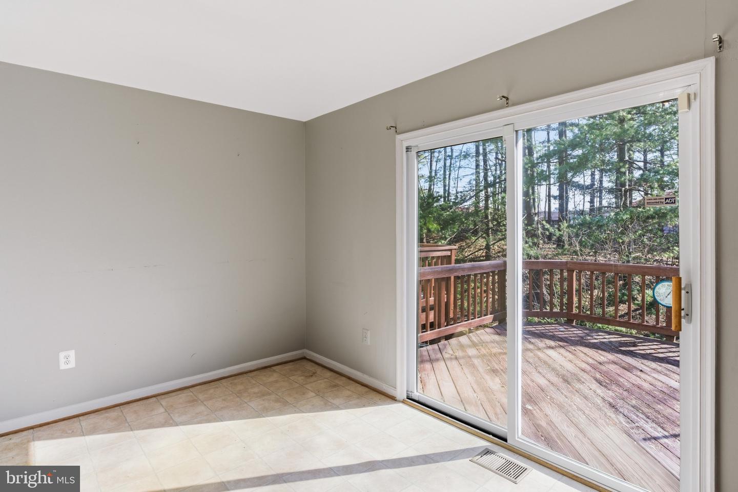 5680 WHITE DOVE LN, CLIFTON, Virginia 20124, 2 Bedrooms Bedrooms, ,3 BathroomsBathrooms,Residential,For sale,5680 WHITE DOVE LN,VAFX2283768 MLS # VAFX2283768