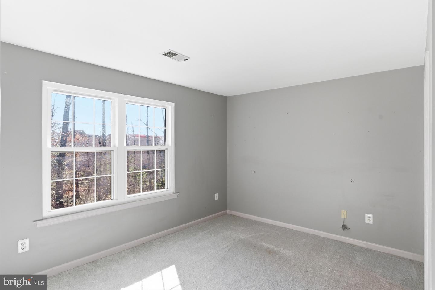 5680 WHITE DOVE LN, CLIFTON, Virginia 20124, 2 Bedrooms Bedrooms, ,3 BathroomsBathrooms,Residential,For sale,5680 WHITE DOVE LN,VAFX2283768 MLS # VAFX2283768