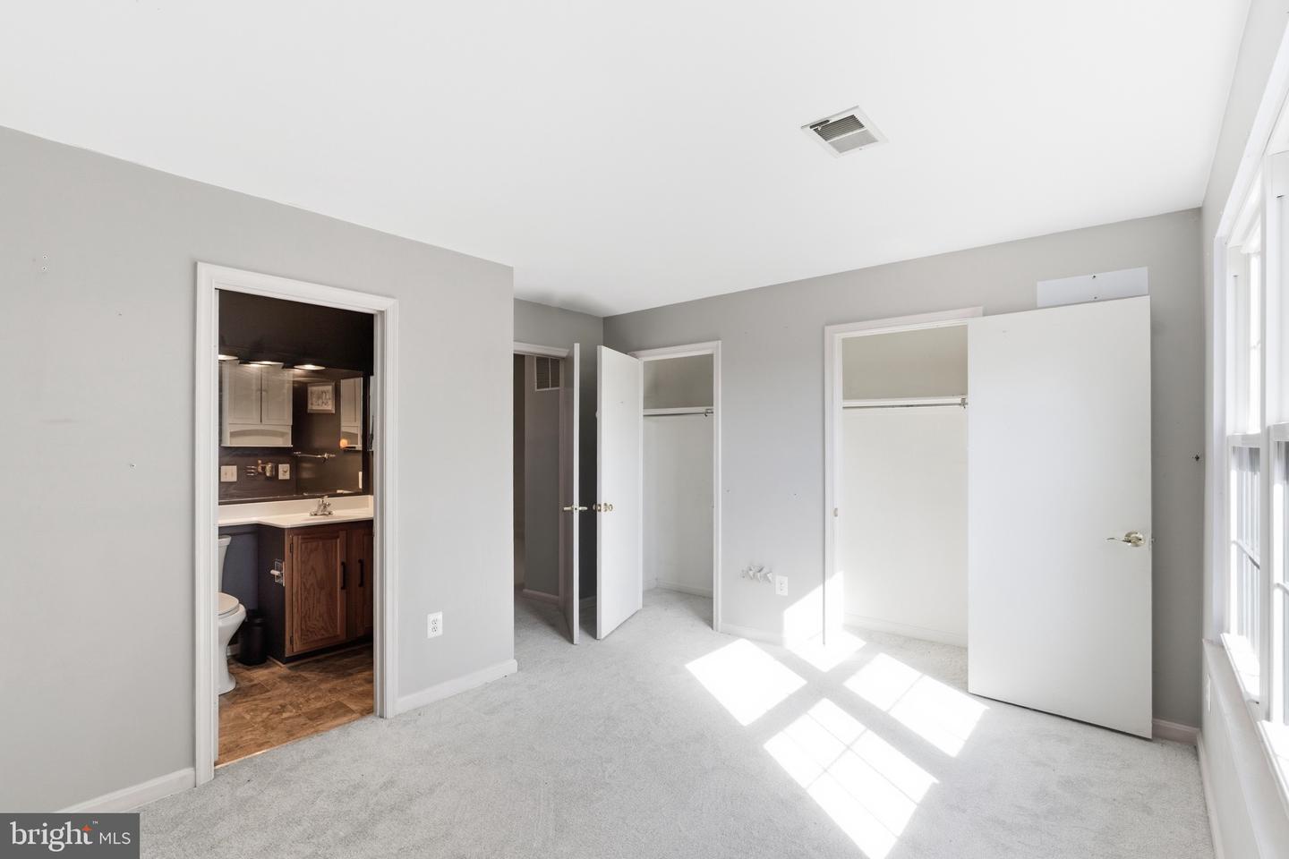 5680 WHITE DOVE LN, CLIFTON, Virginia 20124, 2 Bedrooms Bedrooms, ,3 BathroomsBathrooms,Residential,For sale,5680 WHITE DOVE LN,VAFX2283768 MLS # VAFX2283768