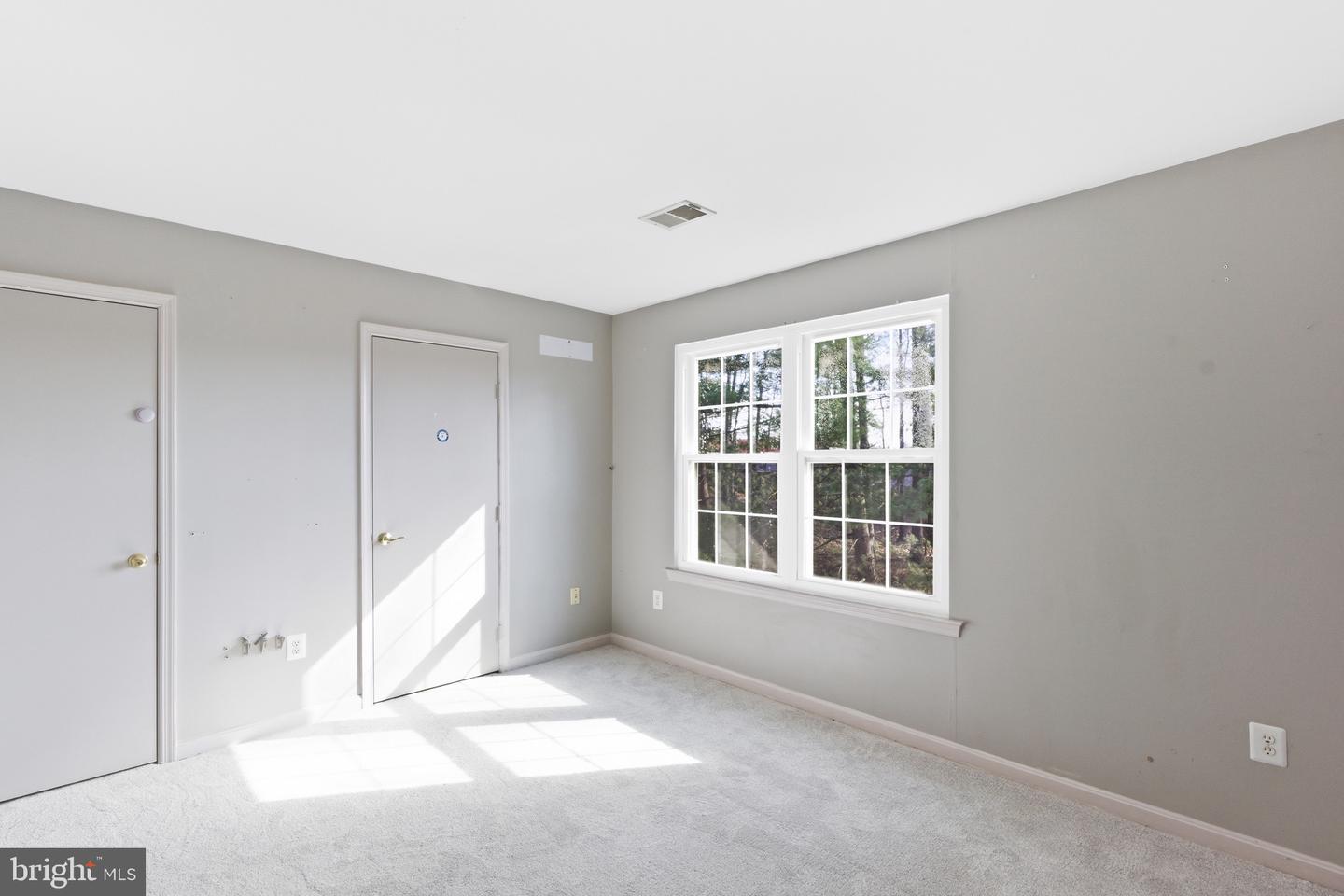 5680 WHITE DOVE LN, CLIFTON, Virginia 20124, 2 Bedrooms Bedrooms, ,3 BathroomsBathrooms,Residential,For sale,5680 WHITE DOVE LN,VAFX2283768 MLS # VAFX2283768