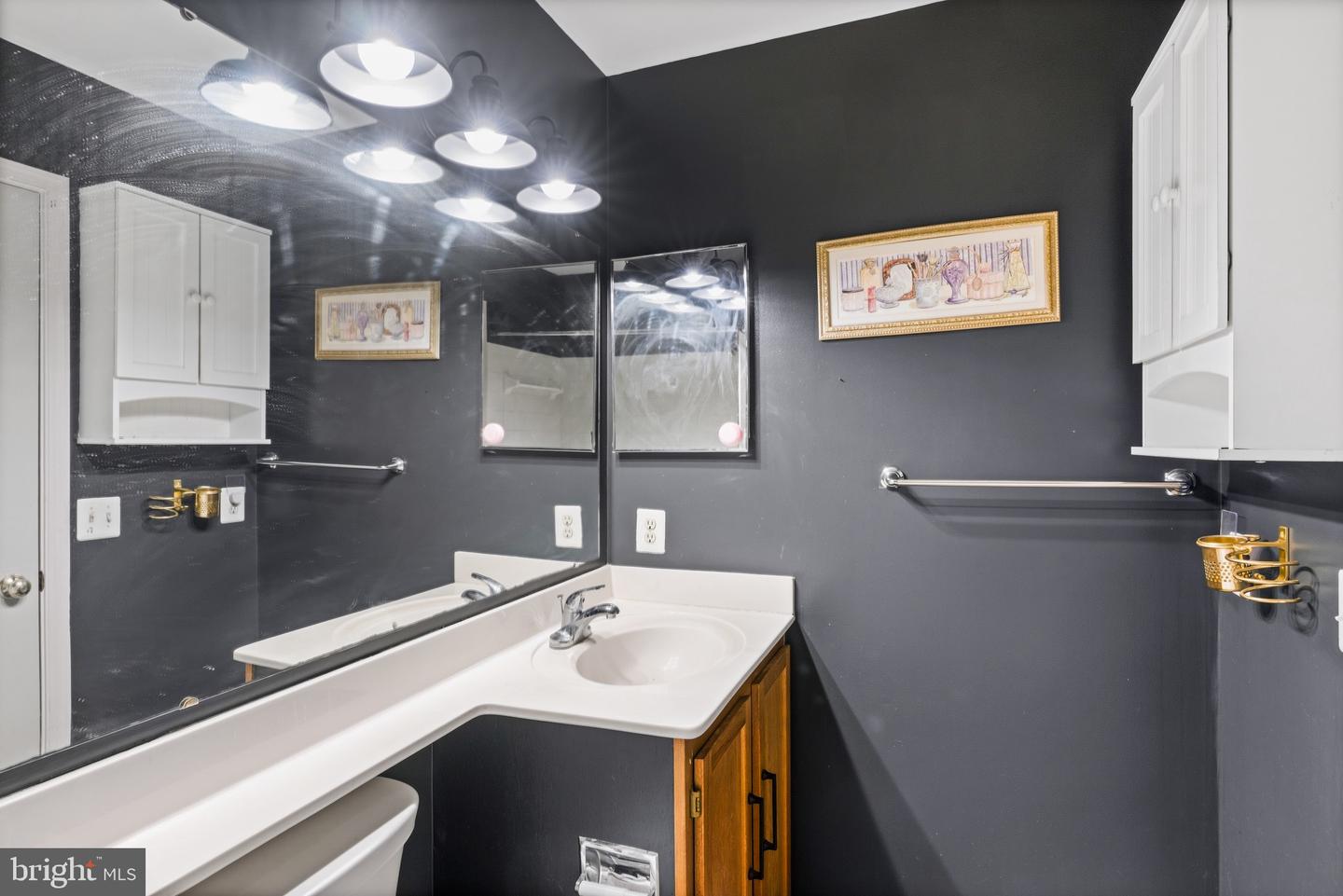 5680 WHITE DOVE LN, CLIFTON, Virginia 20124, 2 Bedrooms Bedrooms, ,3 BathroomsBathrooms,Residential,For sale,5680 WHITE DOVE LN,VAFX2283768 MLS # VAFX2283768