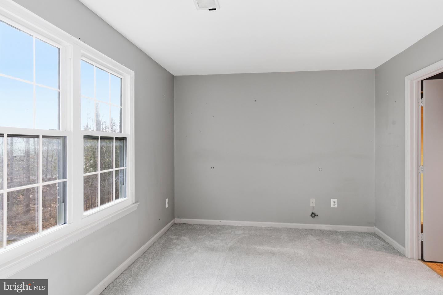 5680 WHITE DOVE LN, CLIFTON, Virginia 20124, 2 Bedrooms Bedrooms, ,3 BathroomsBathrooms,Residential,For sale,5680 WHITE DOVE LN,VAFX2283768 MLS # VAFX2283768