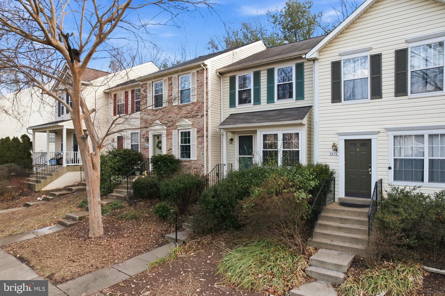 5680 WHITE DOVE LN, CLIFTON, Virginia 20124, 2 Bedrooms Bedrooms, ,3 BathroomsBathrooms,Residential,For sale,5680 WHITE DOVE LN,VAFX2283768 MLS # VAFX2283768