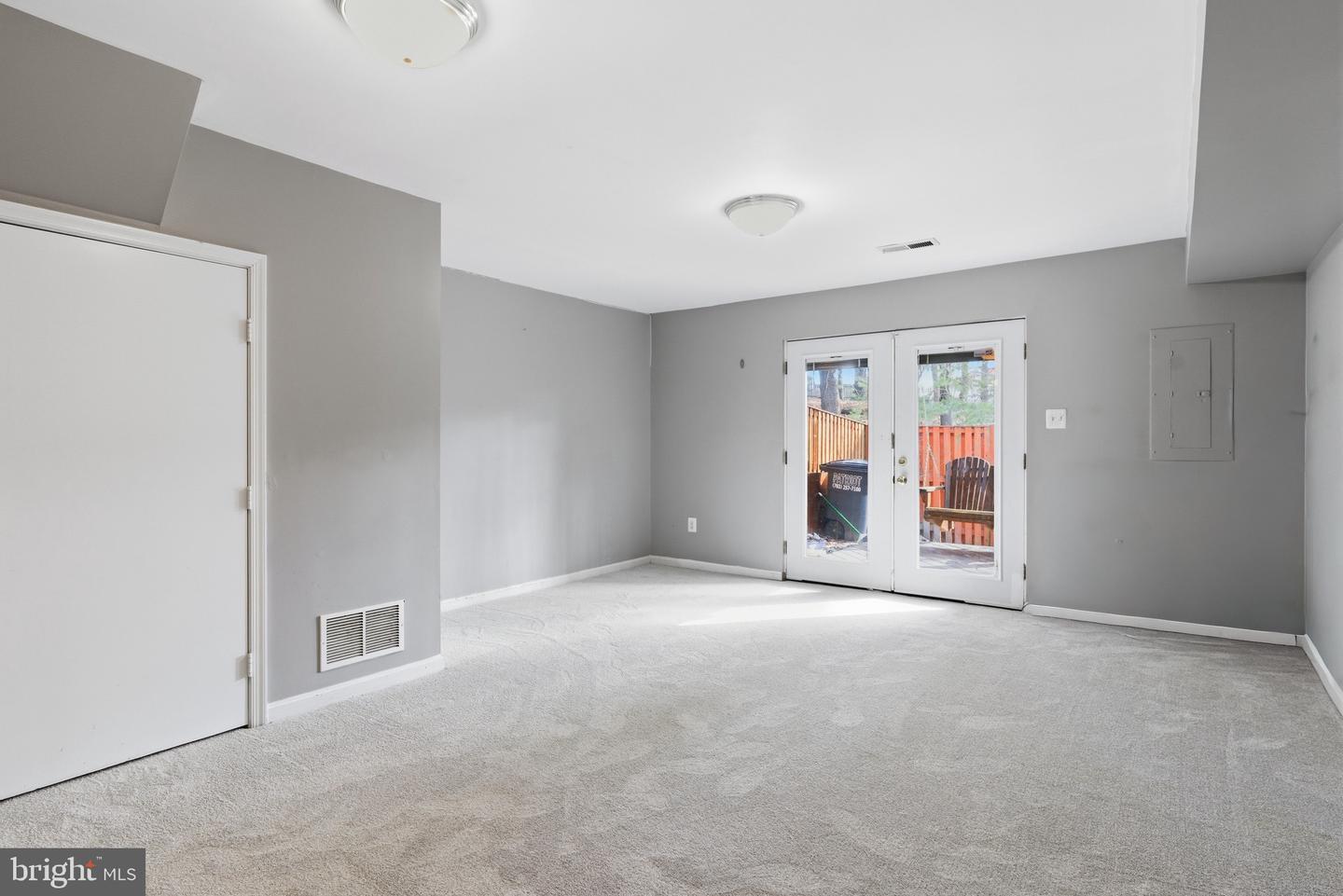 5680 WHITE DOVE LN, CLIFTON, Virginia 20124, 2 Bedrooms Bedrooms, ,3 BathroomsBathrooms,Residential,For sale,5680 WHITE DOVE LN,VAFX2283768 MLS # VAFX2283768