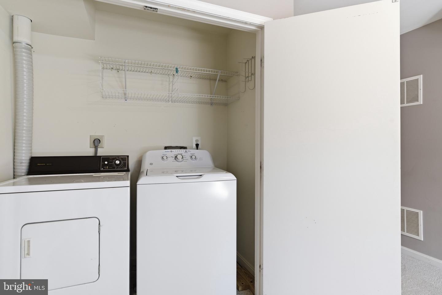 5680 WHITE DOVE LN, CLIFTON, Virginia 20124, 2 Bedrooms Bedrooms, ,3 BathroomsBathrooms,Residential,For sale,5680 WHITE DOVE LN,VAFX2283768 MLS # VAFX2283768