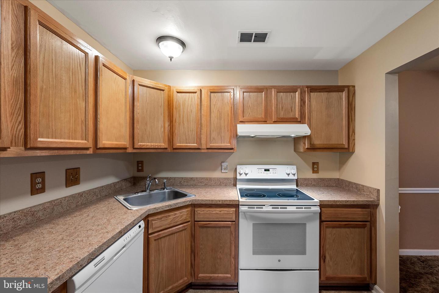 113-2 TIMBERLAKE TER #2, STEPHENS CITY, Virginia 22655, 2 Bedrooms Bedrooms, ,2 BathroomsBathrooms,Residential,For sale,113-2 TIMBERLAKE TER #2,VAFV2038726 MLS # VAFV2038726