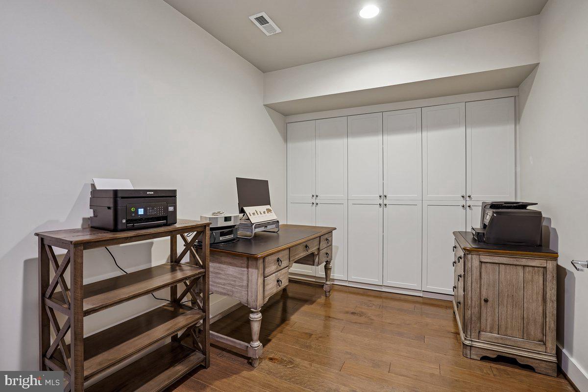 6127 OLIVET DR, ALEXANDRIA, Virginia 22315, 3 Bedrooms Bedrooms, ,2 BathroomsBathrooms,Residential,For sale,6127 OLIVET DR,VAFX2285162 MLS # VAFX2285162