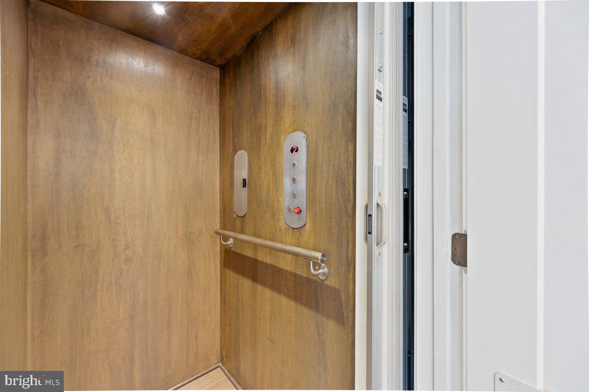 6127 OLIVET DR, ALEXANDRIA, Virginia 22315, 3 Bedrooms Bedrooms, ,2 BathroomsBathrooms,Residential,For sale,6127 OLIVET DR,VAFX2285162 MLS # VAFX2285162