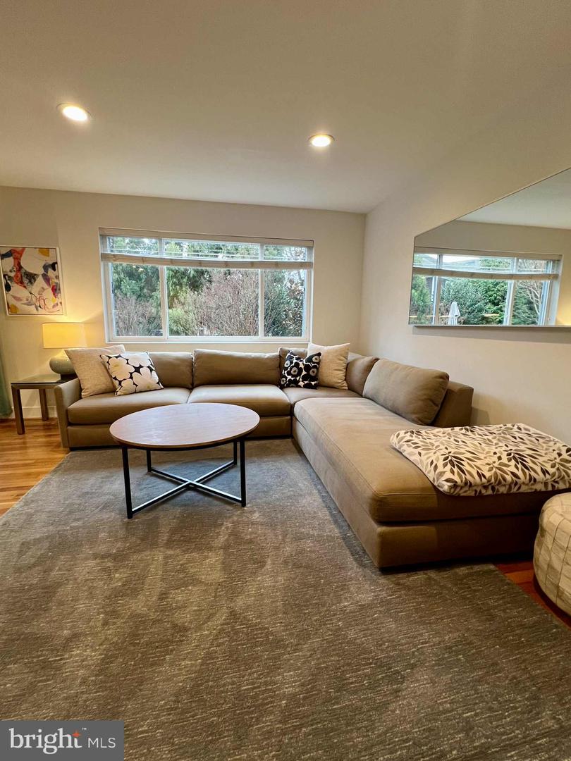 4118 18TH RD N, ARLINGTON, Virginia 22207, 5 Bedrooms Bedrooms, ,3 BathroomsBathrooms,Residential,For sale,4118 18TH RD N,VAAR2067848 MLS # VAAR2067848 4118 18TH RD N, ARLINGTON, Virginia 22207, 5 Bedrooms Bedrooms, ,3 BathroomsBathrooms,Residential,For sale,4118 18TH RD N,VAAR2067848 MLS # VAAR2067848