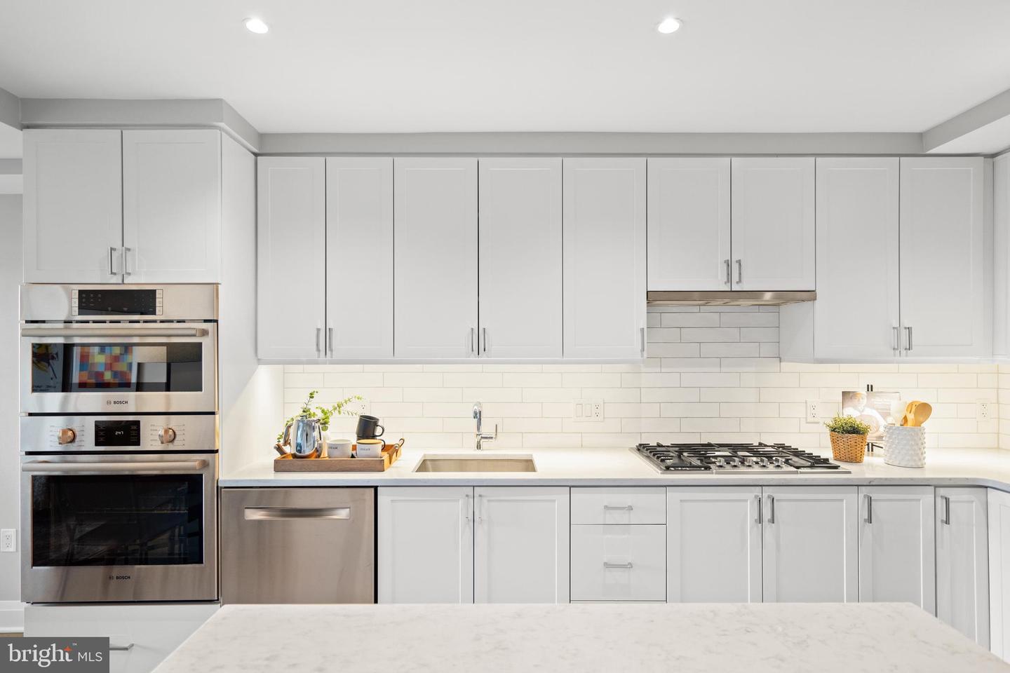 925 N FAIRFAX ST #406, ALEXANDRIA, Virginia 22314, 2 Bedrooms Bedrooms, ,1 BathroomBathrooms,Residential,For sale,925 N FAIRFAX ST #406,VAAX2053272 MLS # VAAX2053272