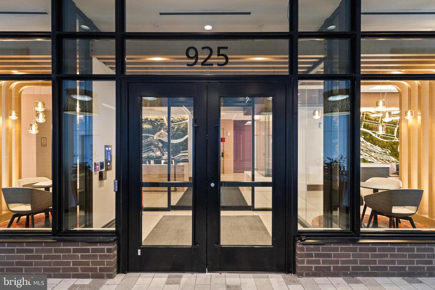 925 N FAIRFAX ST #406, ALEXANDRIA, Virginia 22314, 2 Bedrooms Bedrooms, ,1 BathroomBathrooms,Residential,For sale,925 N FAIRFAX ST #406,VAAX2053272 MLS # VAAX2053272