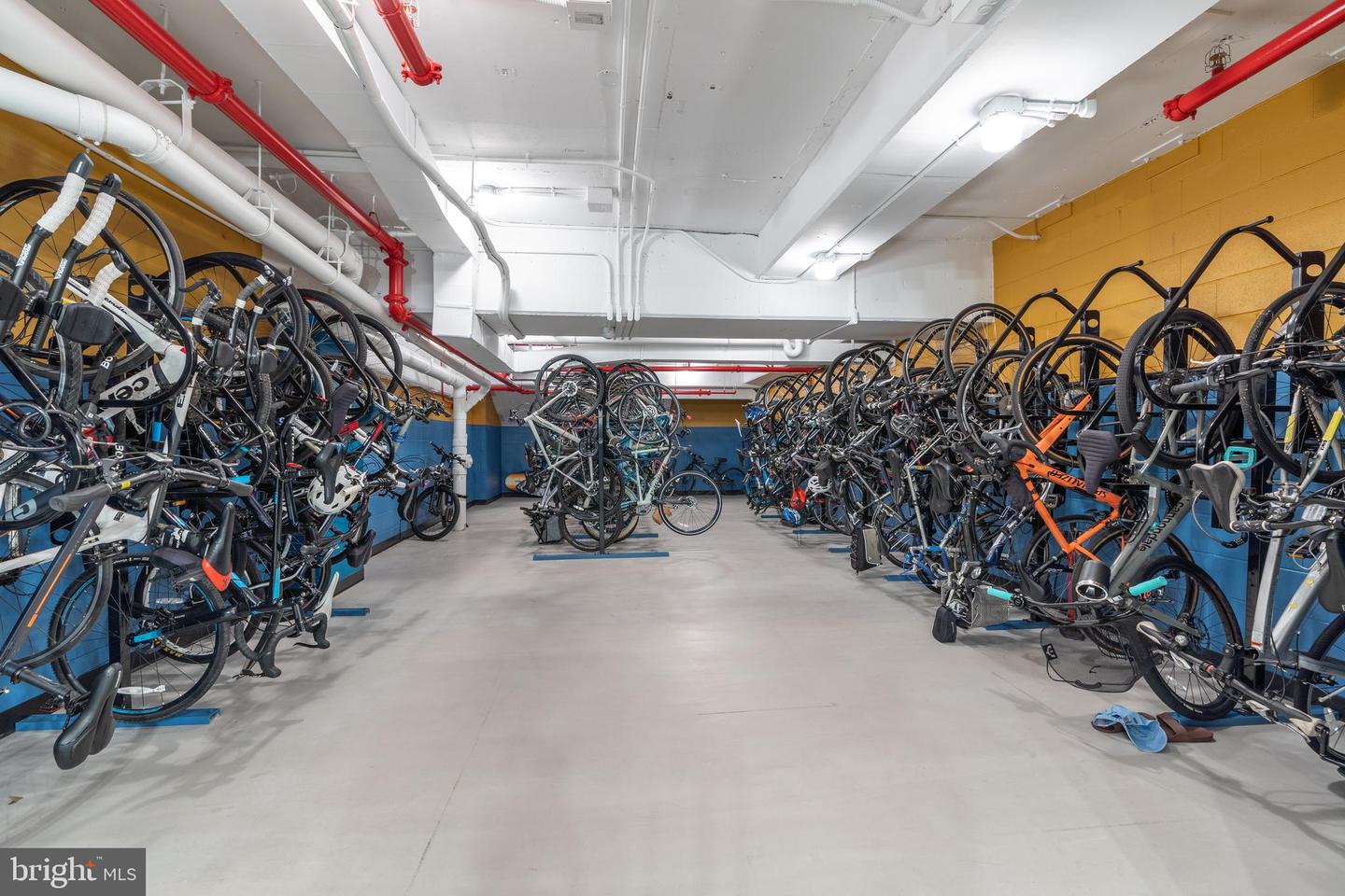 925 N FAIRFAX ST #406, ALEXANDRIA, Virginia 22314, 2 Bedrooms Bedrooms, ,1 BathroomBathrooms,Residential,For sale,925 N FAIRFAX ST #406,VAAX2053272 MLS # VAAX2053272